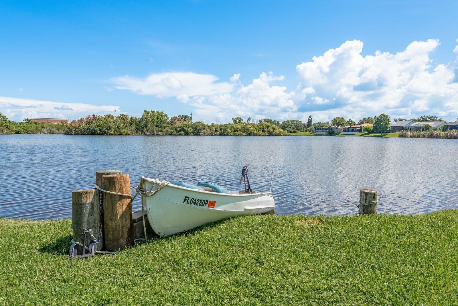 Listing photo id 35 for 723 Merlins Court