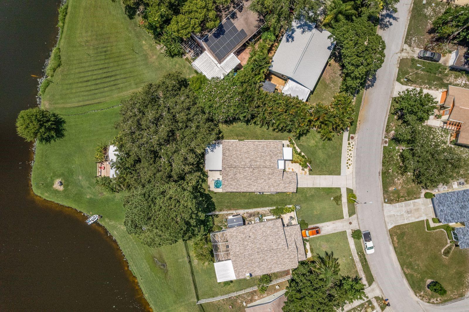 Listing photo id 52 for 723 Merlins Court
