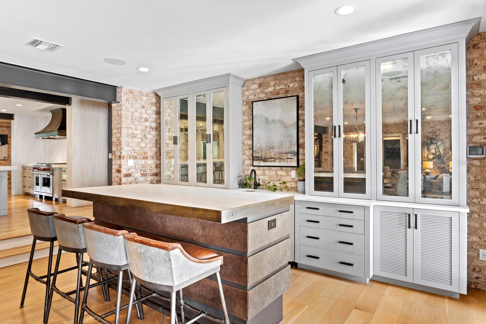 Image 12 of 88 For 1002 Frankland Road
