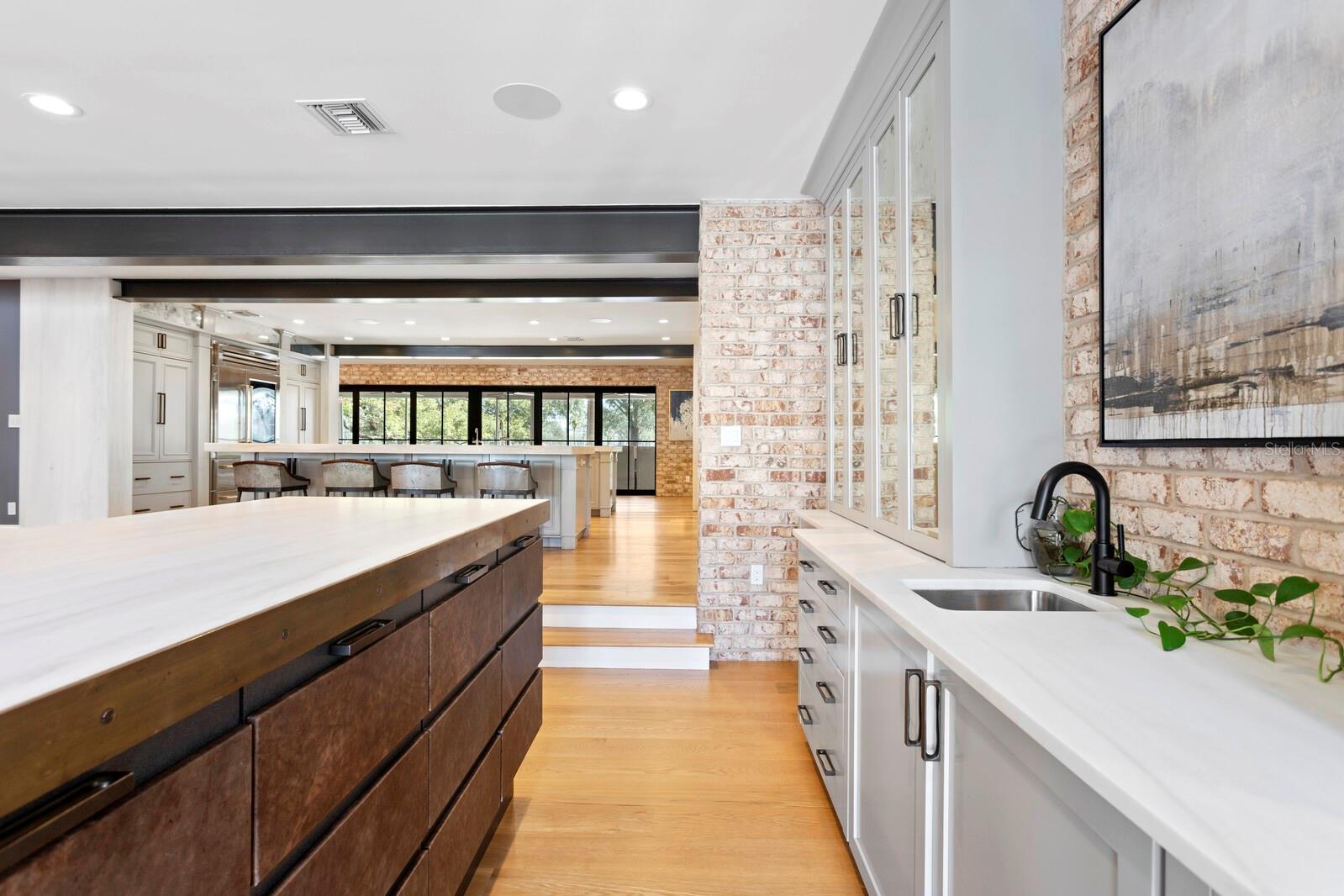 Image 13 of 88 For 1002 Frankland Road