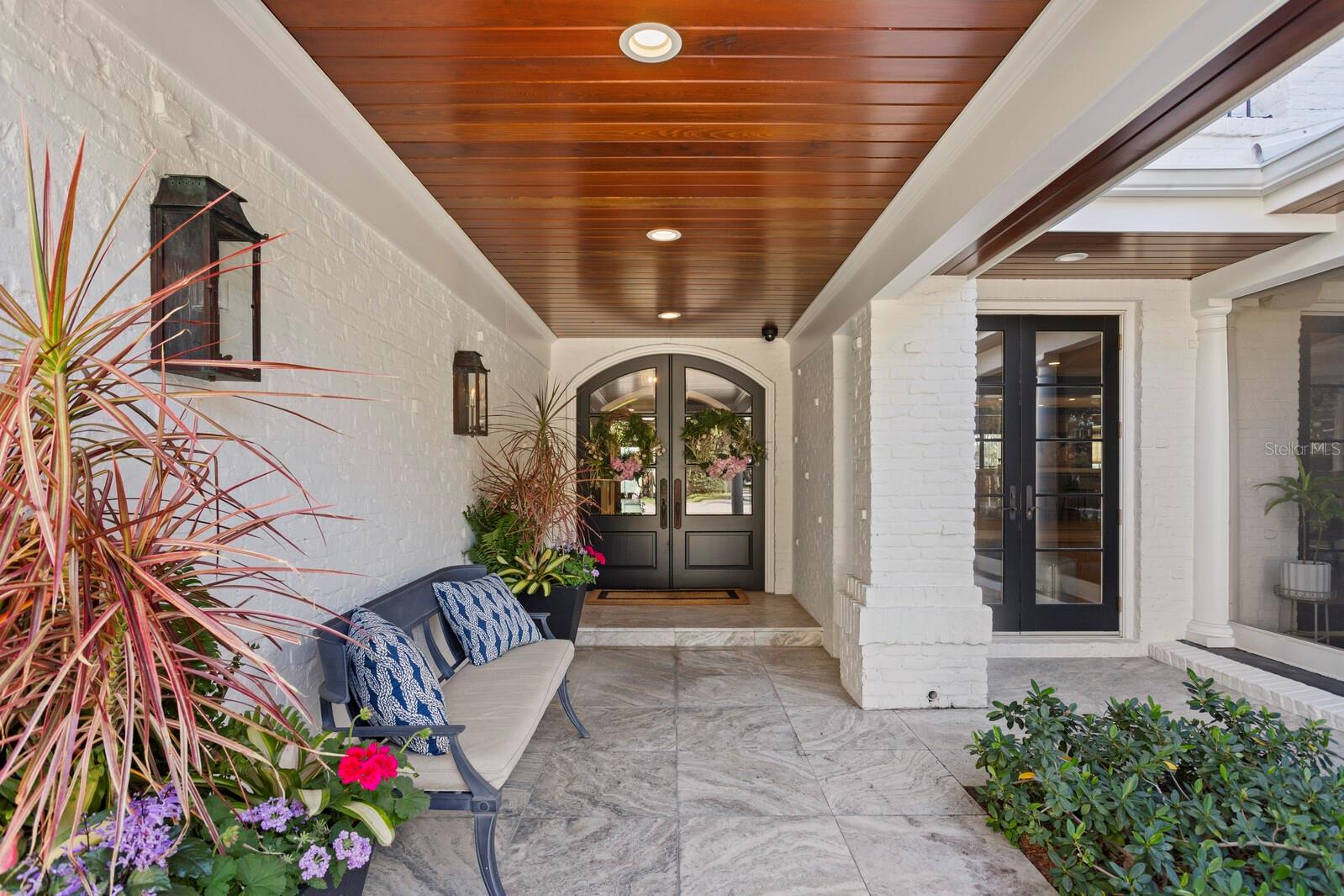 Image 5 of 88 For 1002 Frankland Road