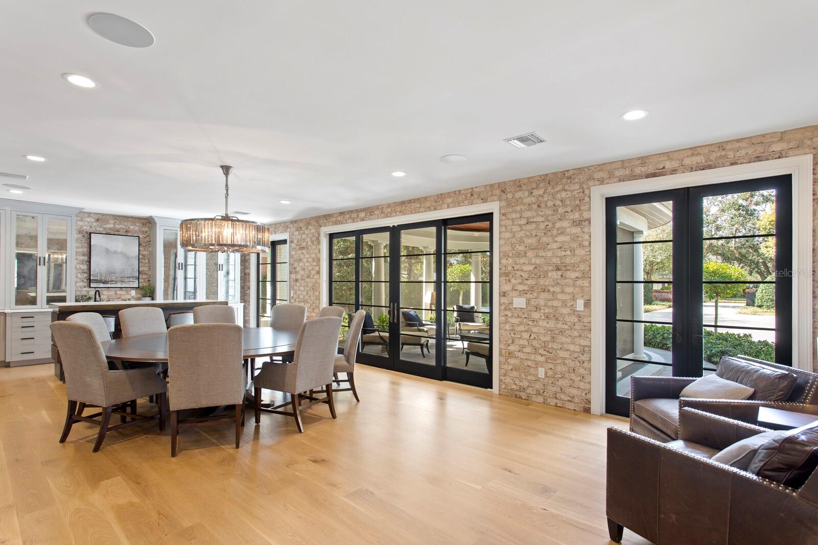 Image 9 of 88 For 1002 Frankland Road