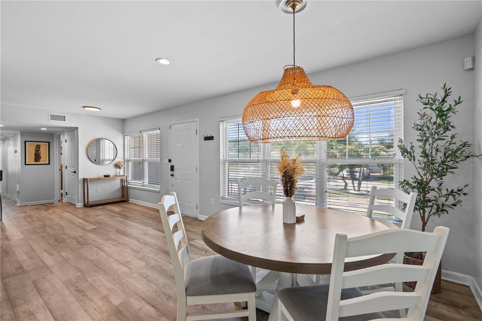 Listing photo id 11 for 327 Sunny Lane