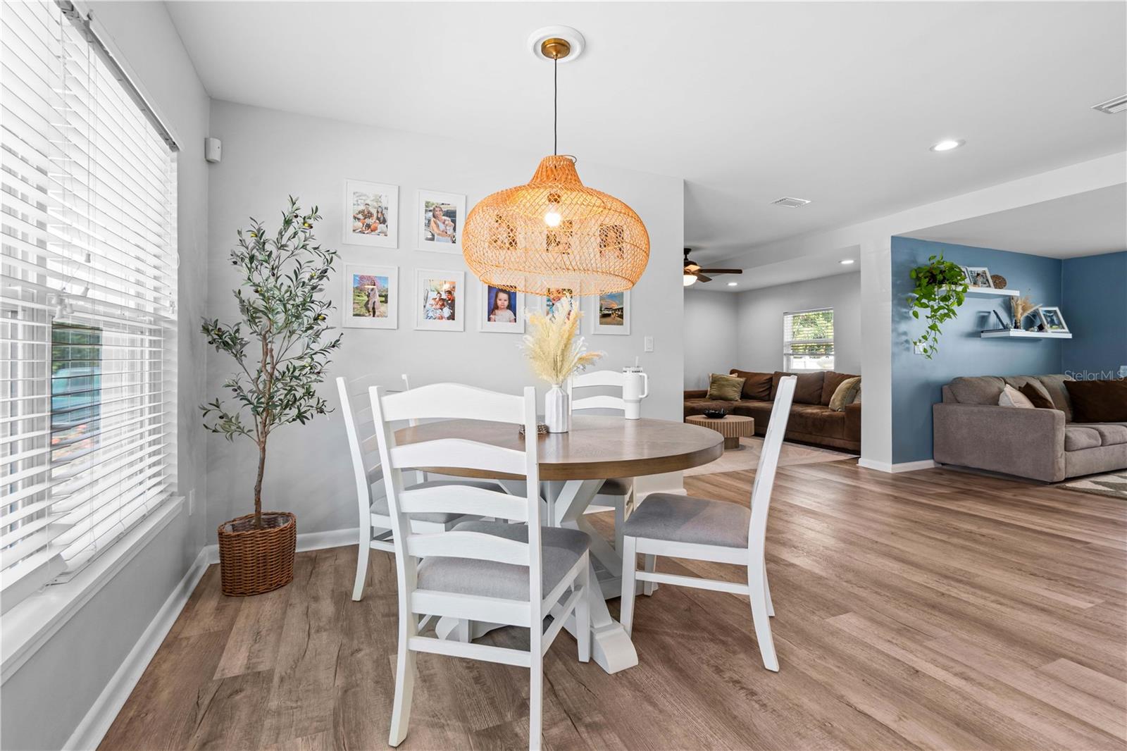 Listing photo id 13 for 327 Sunny Lane