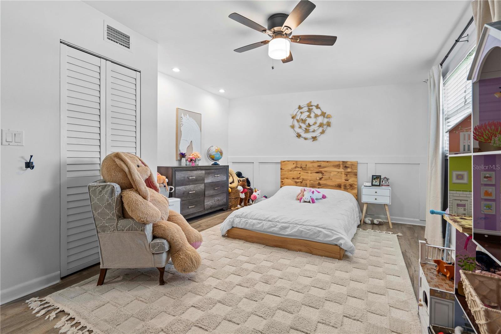 Listing photo id 22 for 327 Sunny Lane