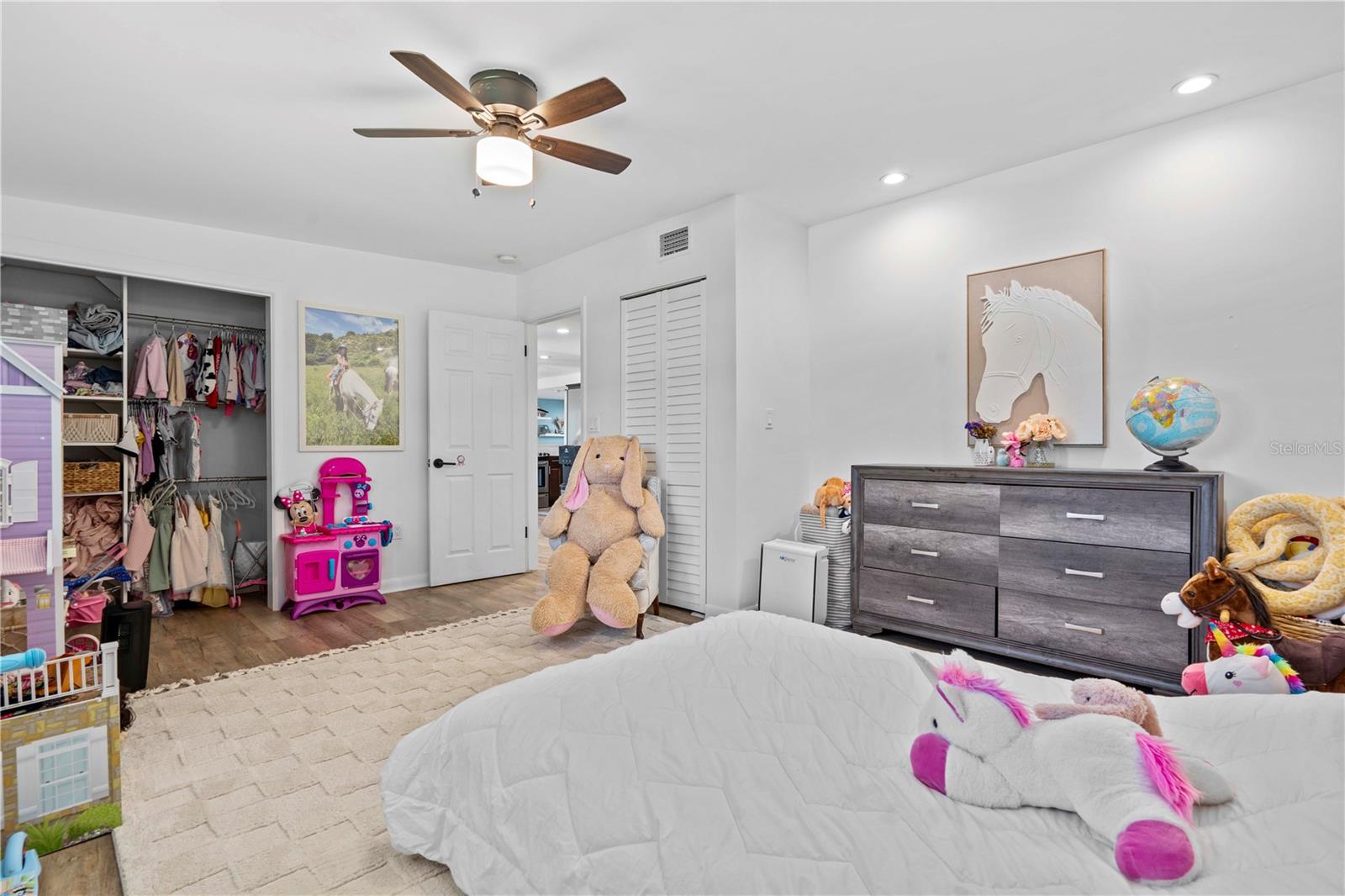 Listing photo id 23 for 327 Sunny Lane