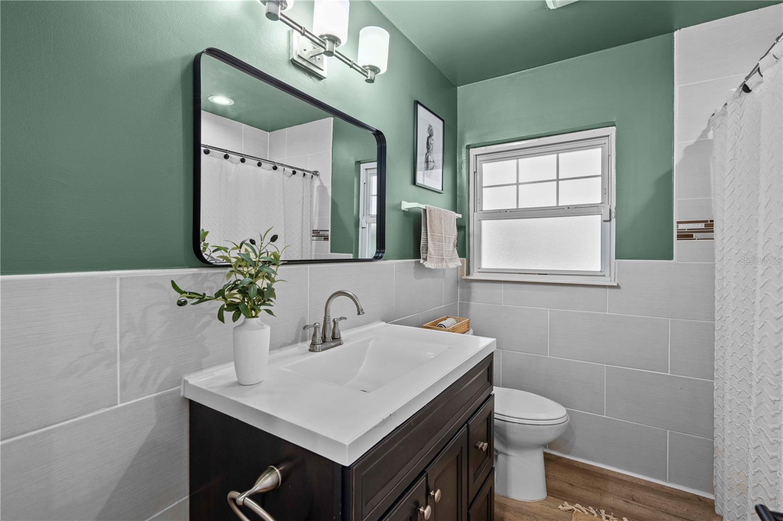 Listing photo id 24 for 327 Sunny Lane