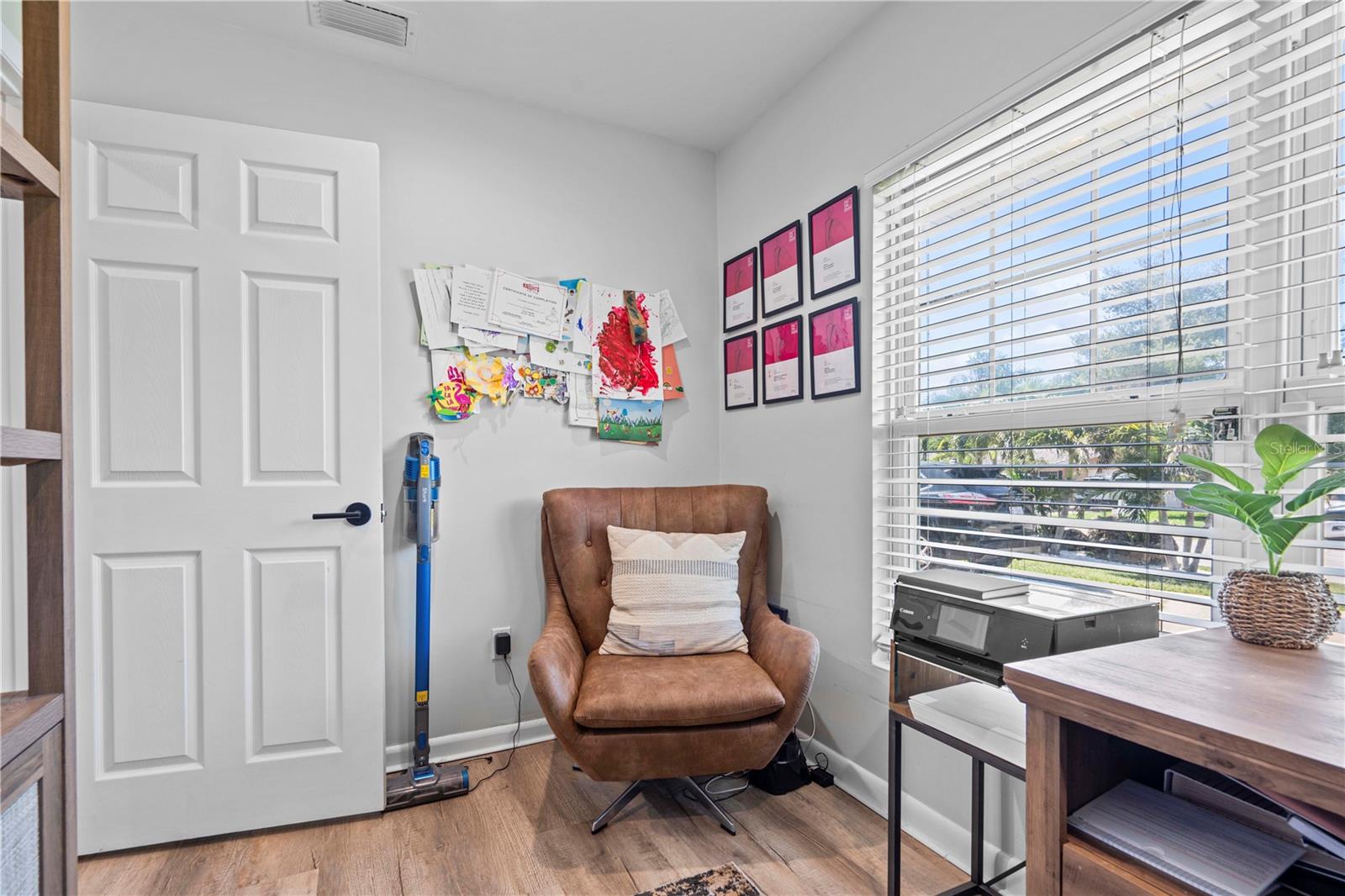 Listing photo id 30 for 327 Sunny Lane