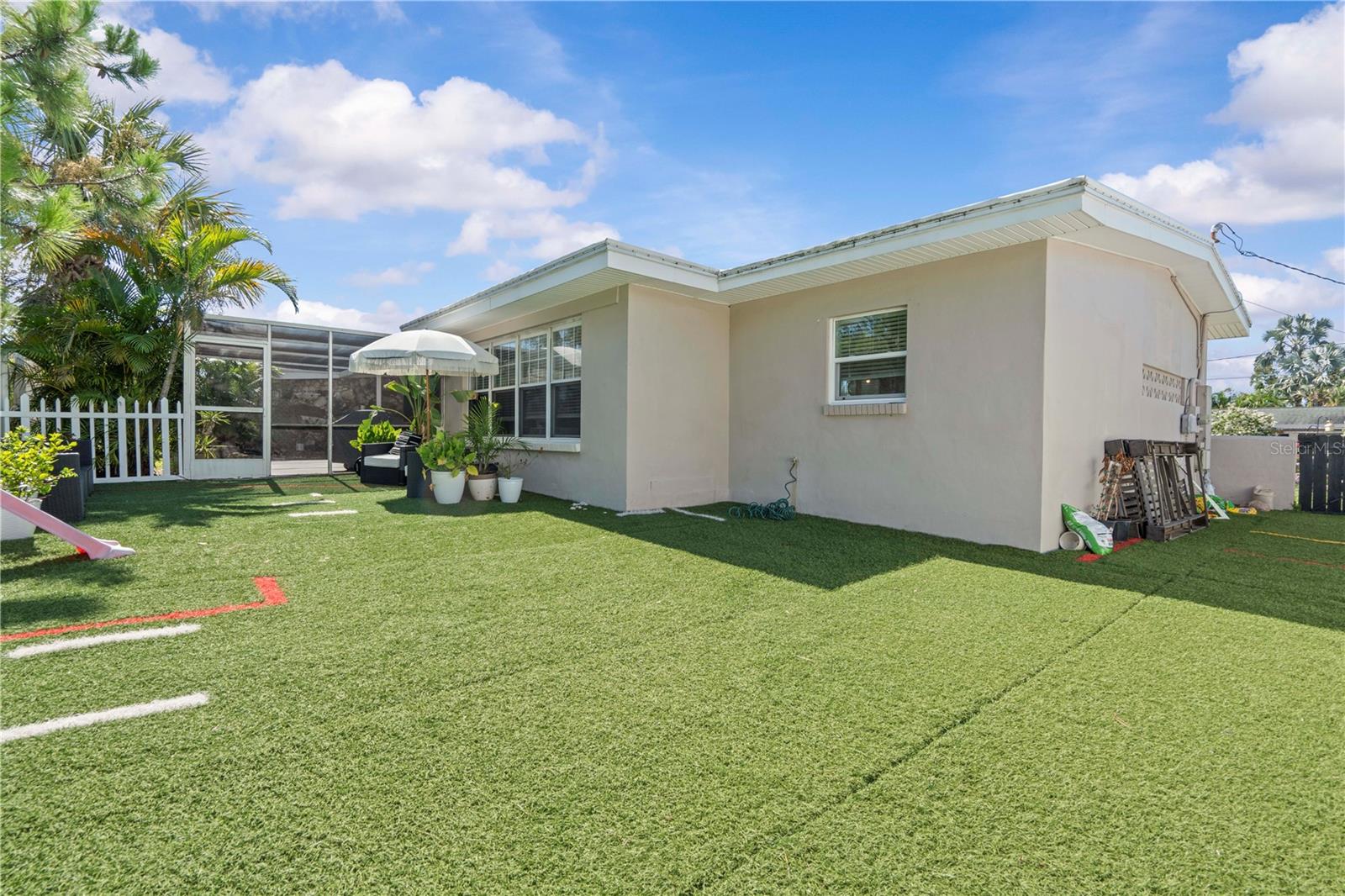Listing photo id 35 for 327 Sunny Lane