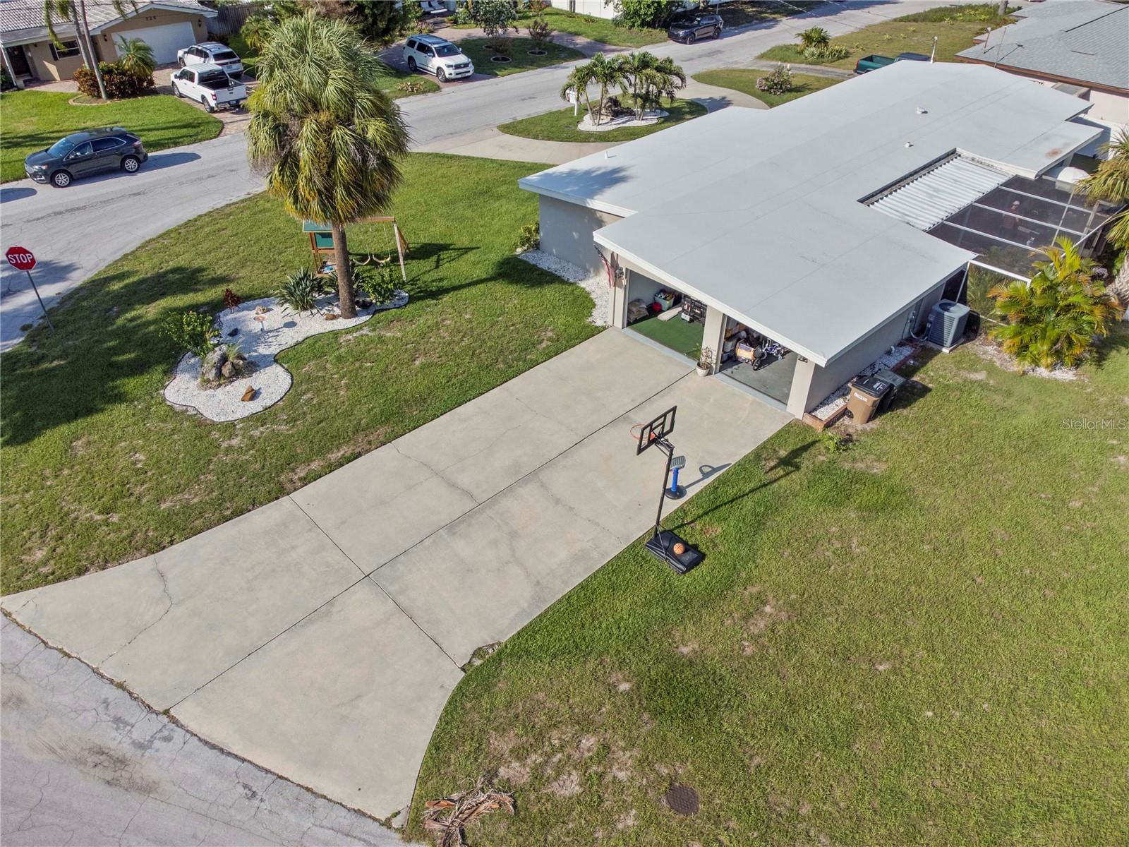 Listing photo id 40 for 327 Sunny Lane