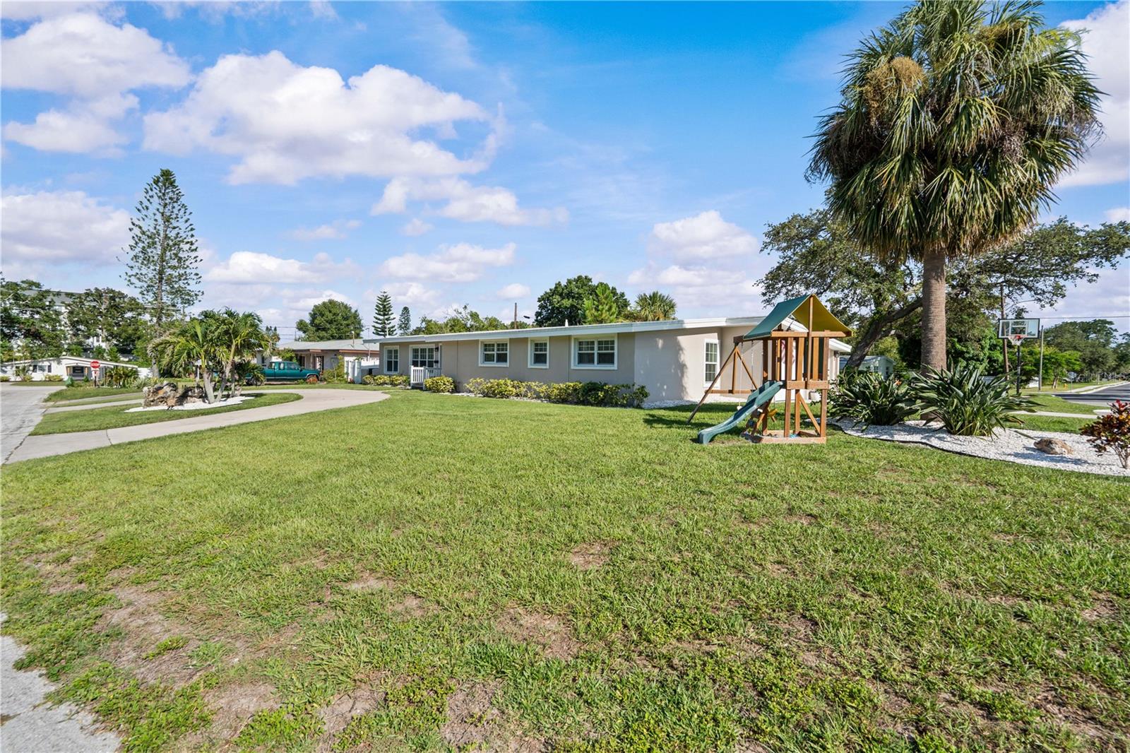 Listing photo id 43 for 327 Sunny Lane
