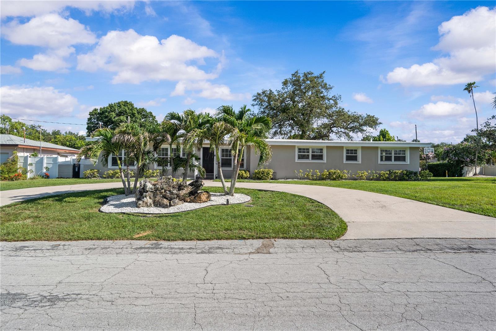 Listing photo id 44 for 327 Sunny Lane