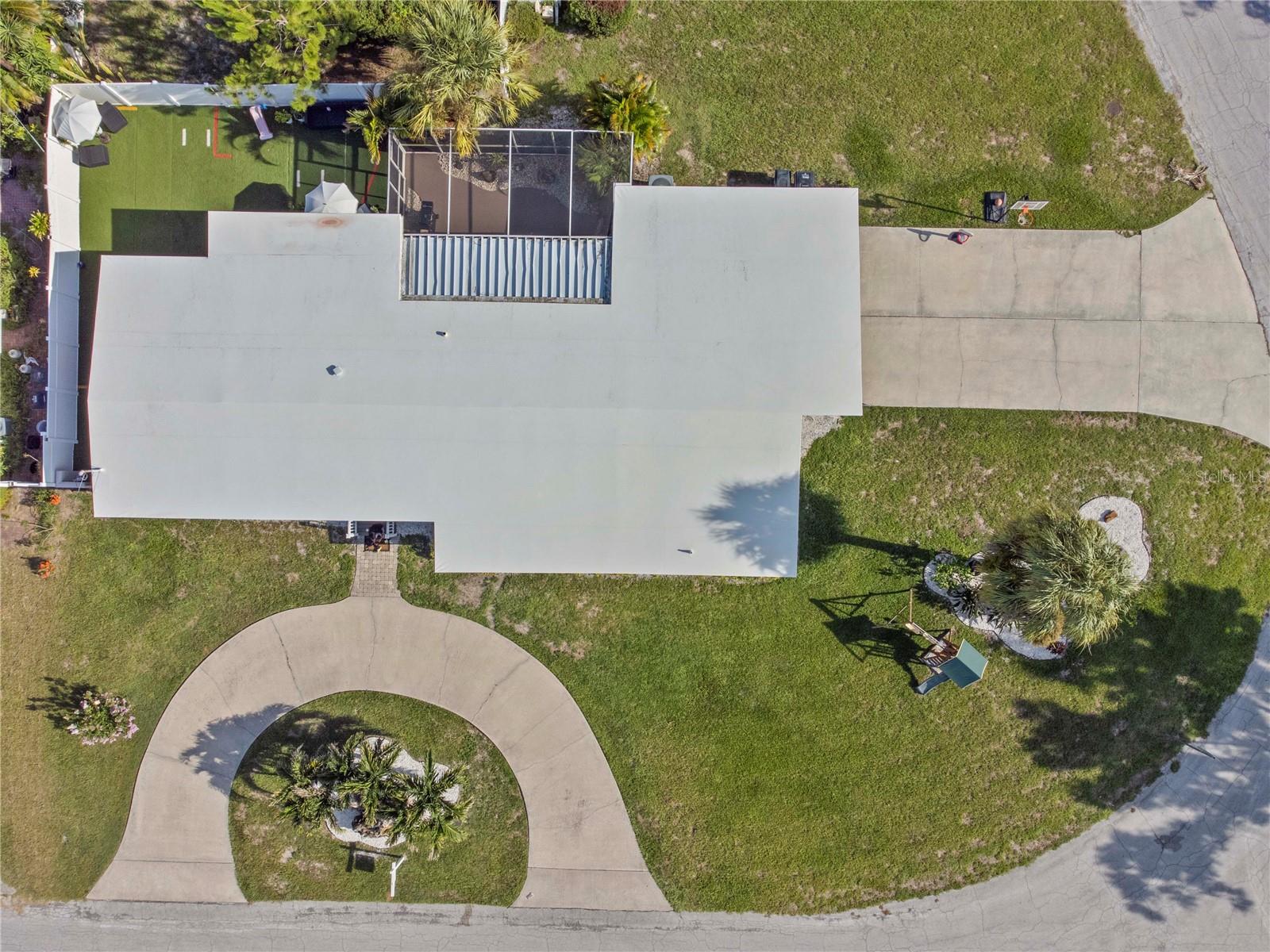 Listing photo id 47 for 327 Sunny Lane