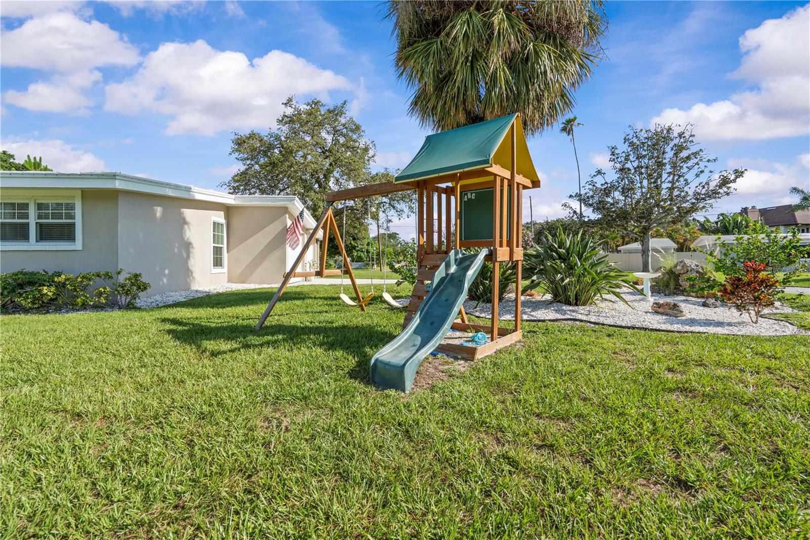 Listing photo id 48 for 327 Sunny Lane