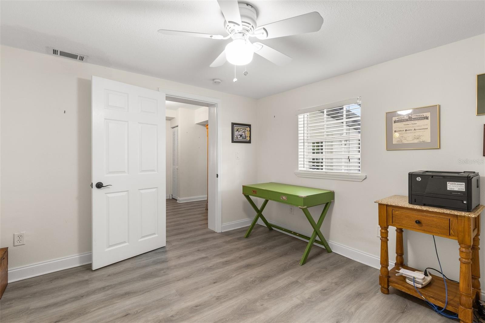 Listing photo id 16 for 3315 Villa Rosa Street