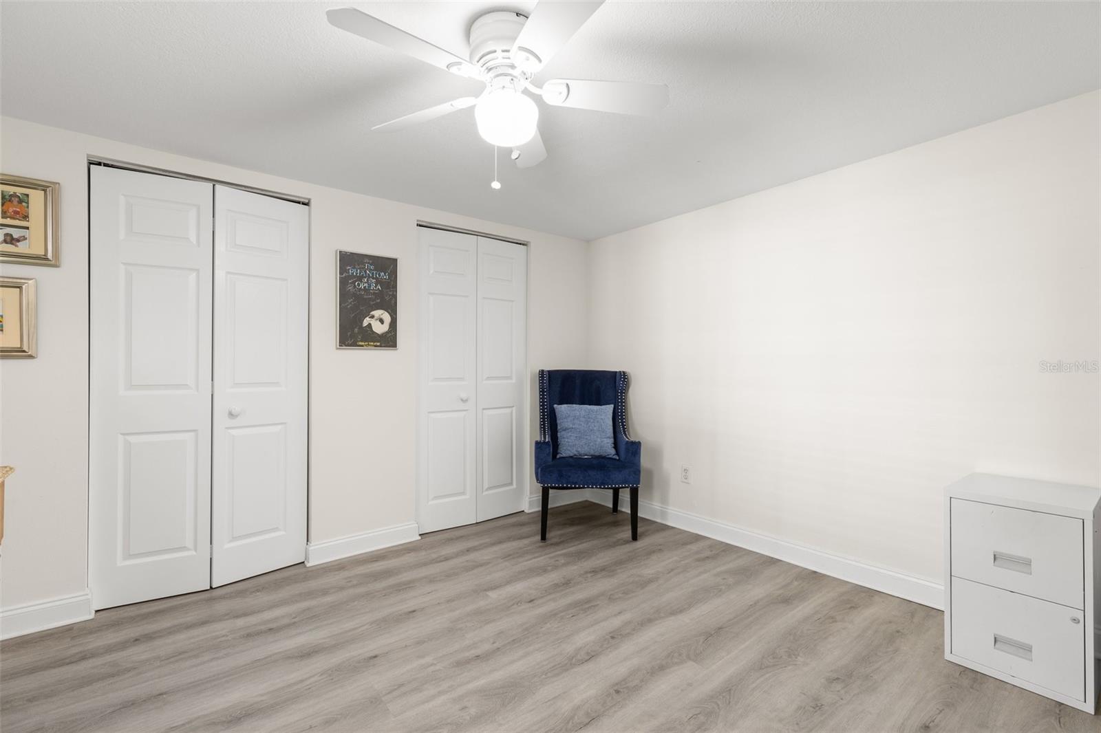Listing photo id 17 for 3315 Villa Rosa Street