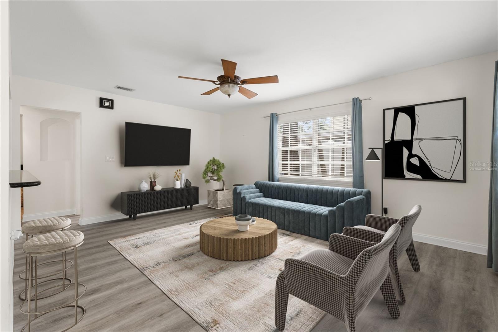 Listing photo id 1 for 3315 Villa Rosa Street