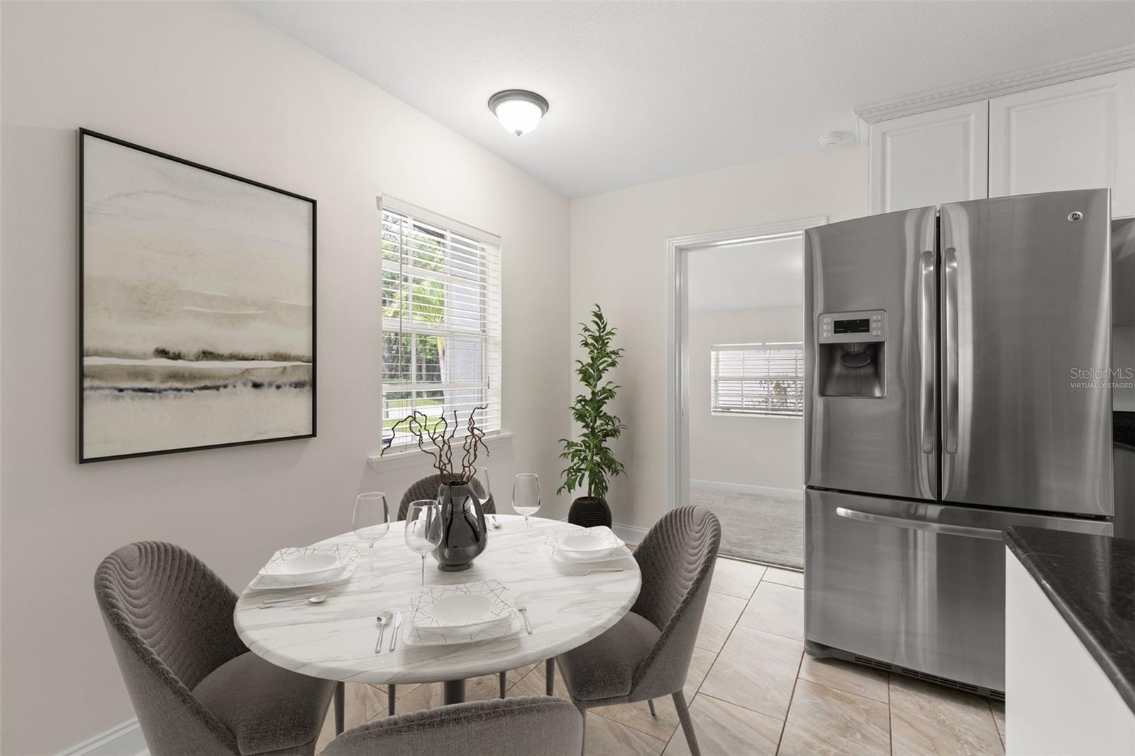 Listing photo id 7 for 3315 Villa Rosa Street