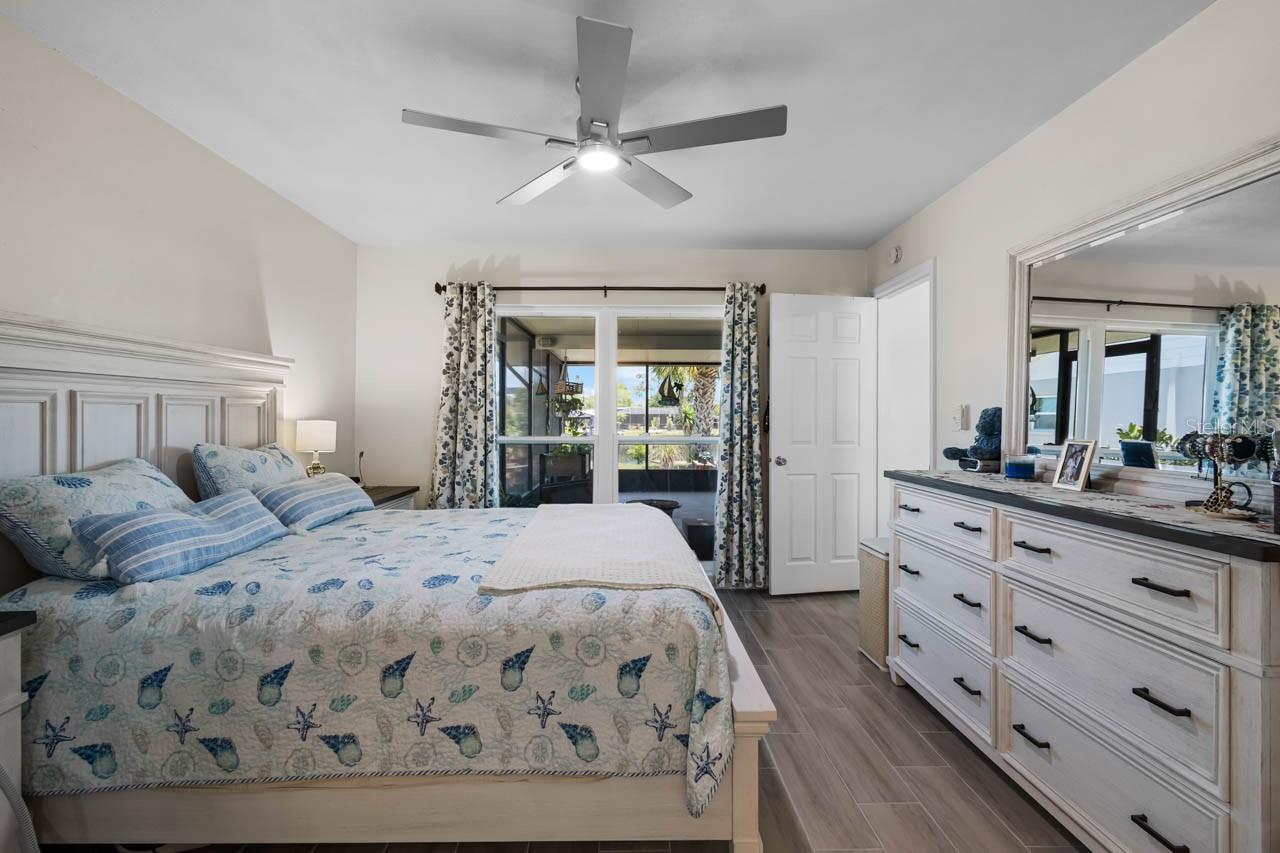 Listing photo id 20 for 803 Leisey Circle