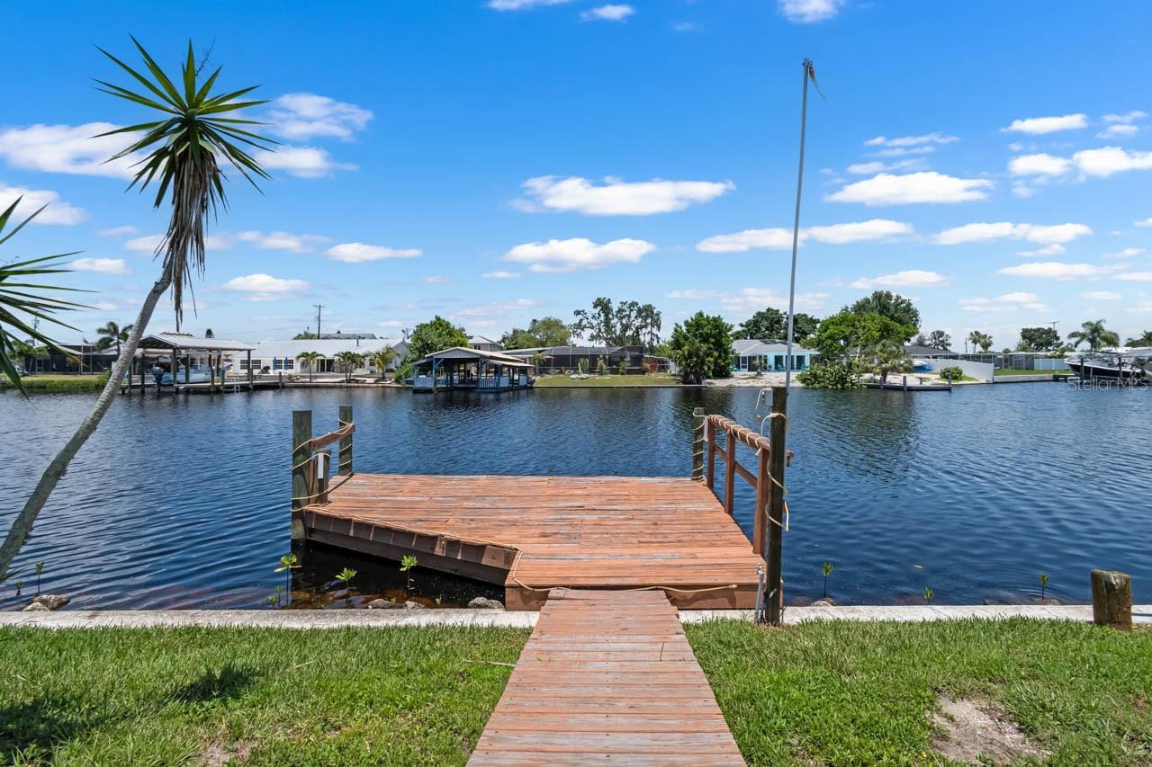 Listing photo id 29 for 803 Leisey Circle