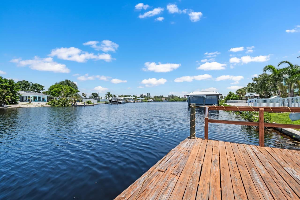 Listing photo id 31 for 803 Leisey Circle