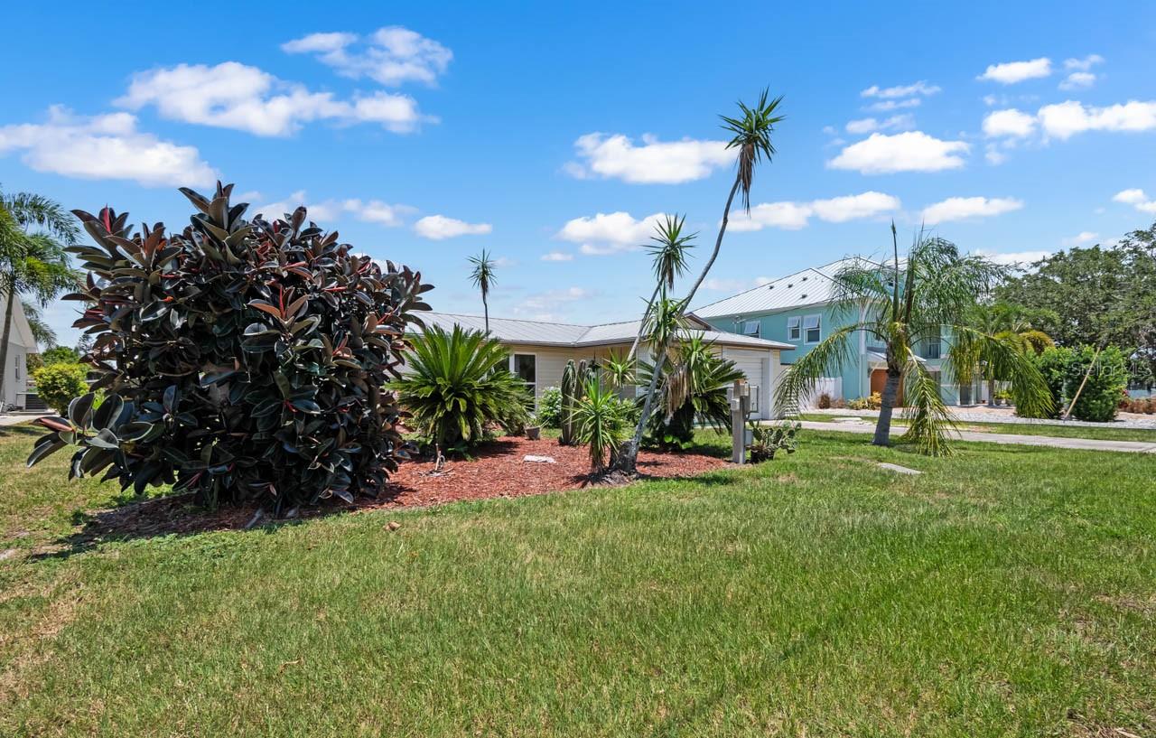 Listing photo id 35 for 803 Leisey Circle