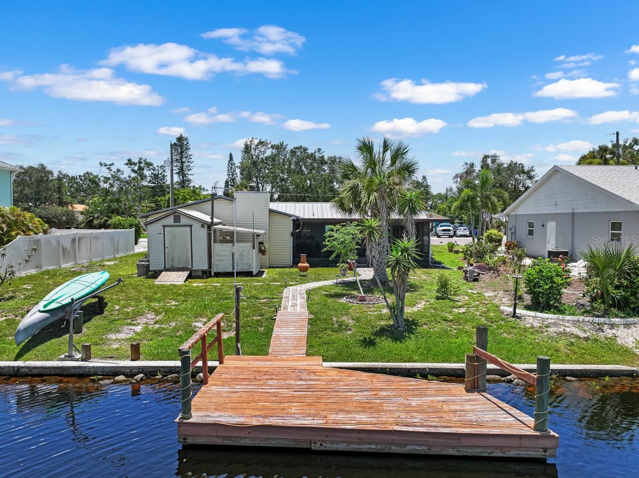Listing photo id 42 for 803 Leisey Circle