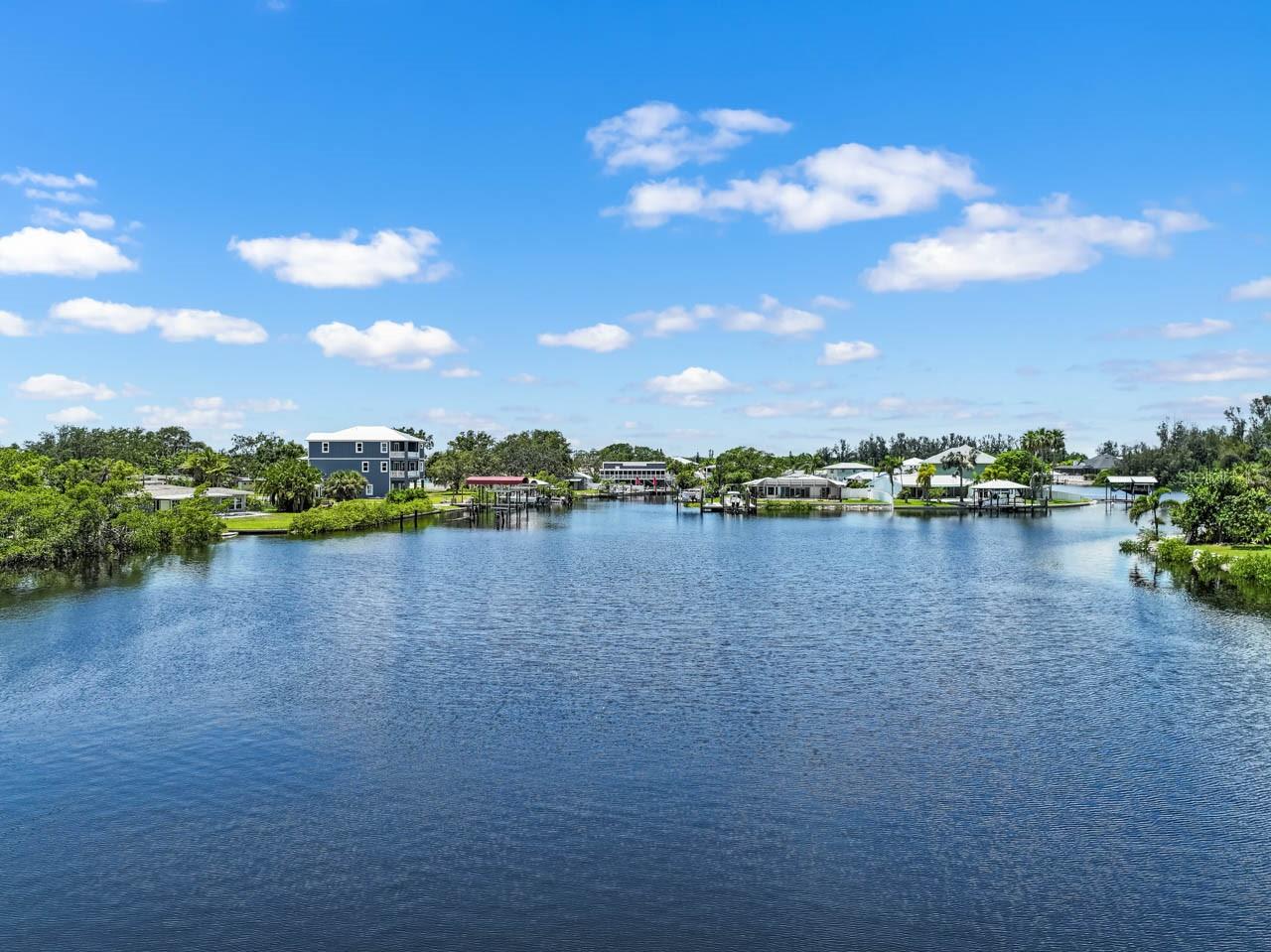 Listing photo id 57 for 803 Leisey Circle