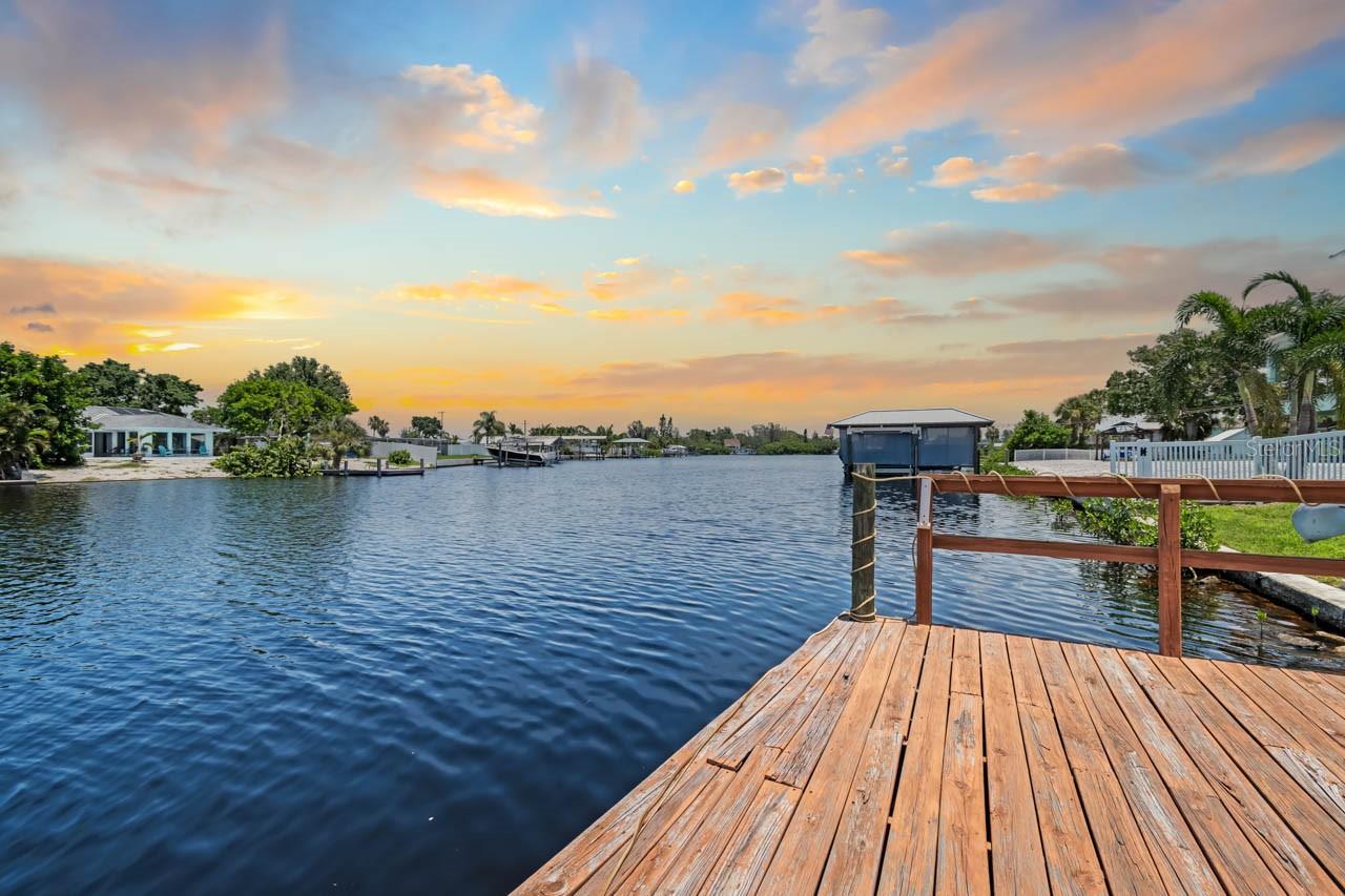 Listing photo id 61 for 803 Leisey Circle