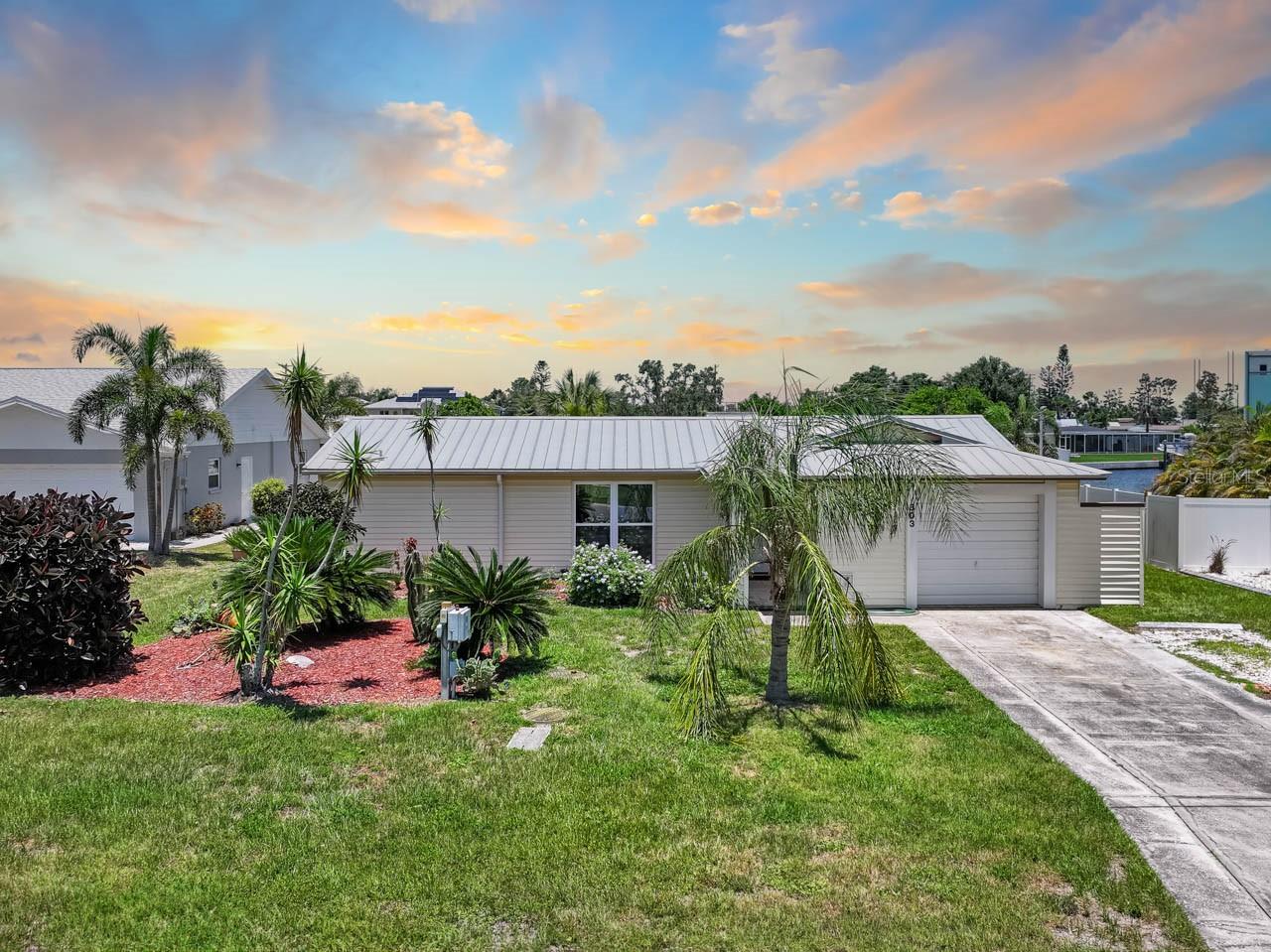 Listing photo id 63 for 803 Leisey Circle