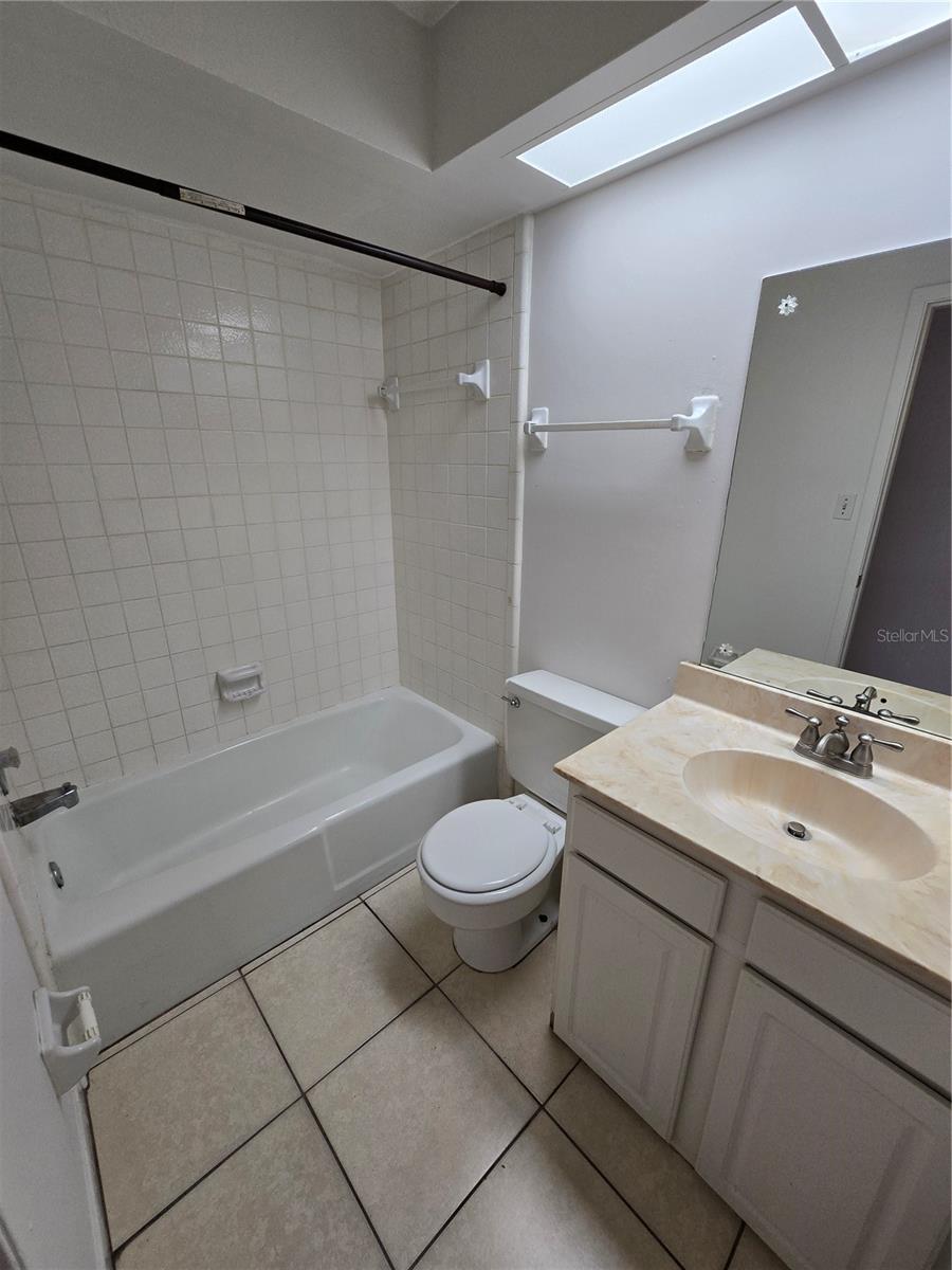 Image 7 of 8 For 1414 Saturn Avenue