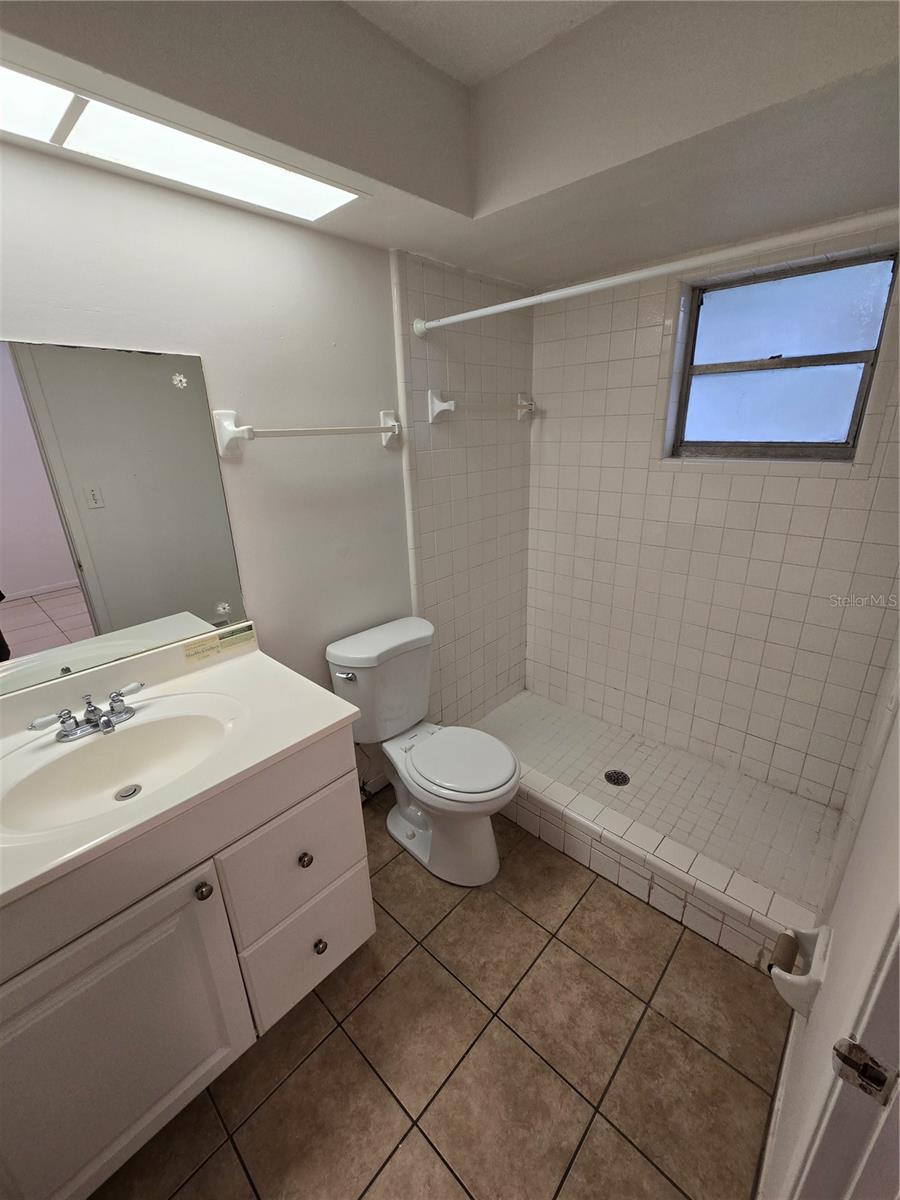Image 8 of 8 For 1414 Saturn Avenue