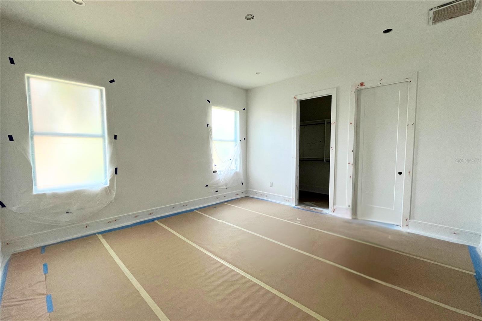 Listing photo id 15 for 2606 Dundee Street