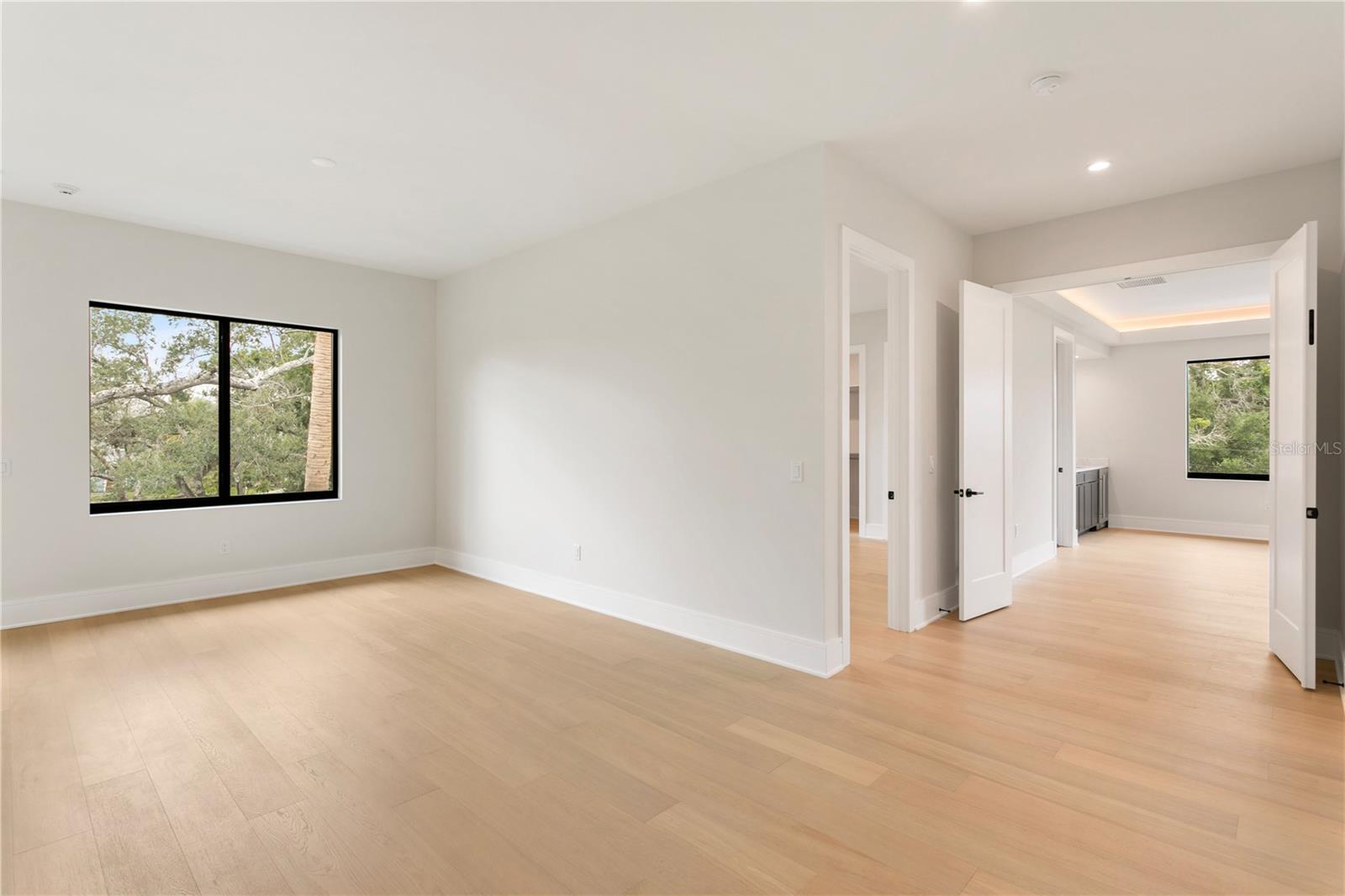 Image 43 of 88 For 2606 Dundee Street