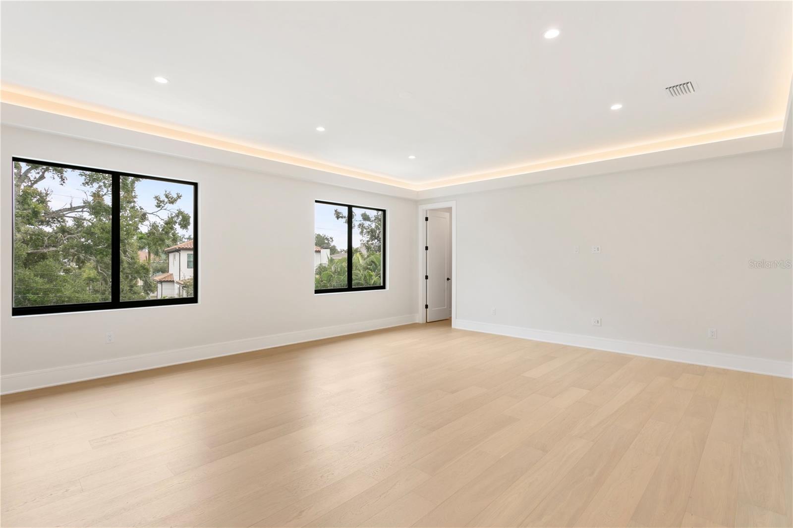 Image 48 of 88 For 2606 Dundee Street