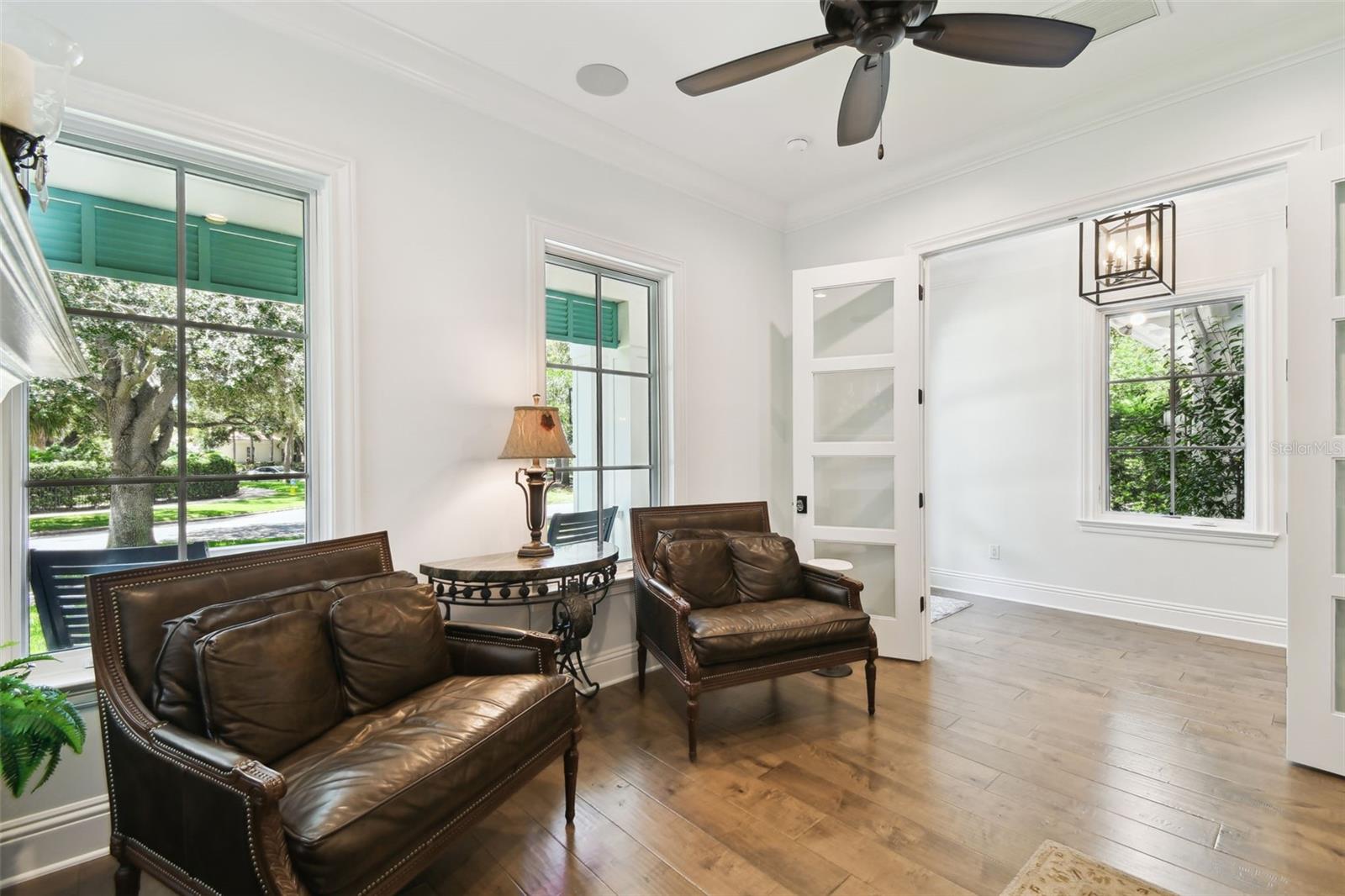 Listing photo id 12 for 4523 Dale Avenue