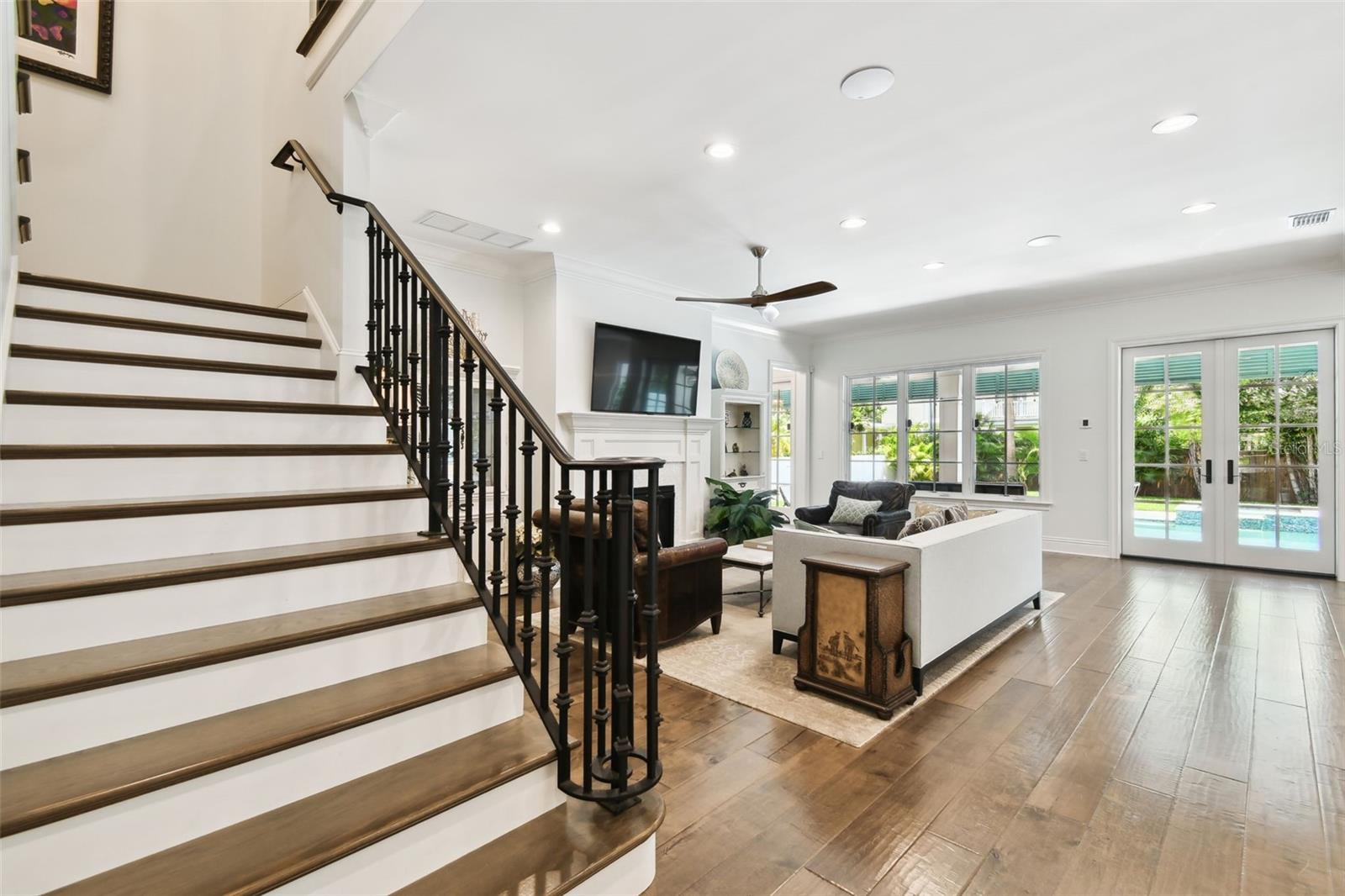 Listing photo id 16 for 4523 Dale Avenue