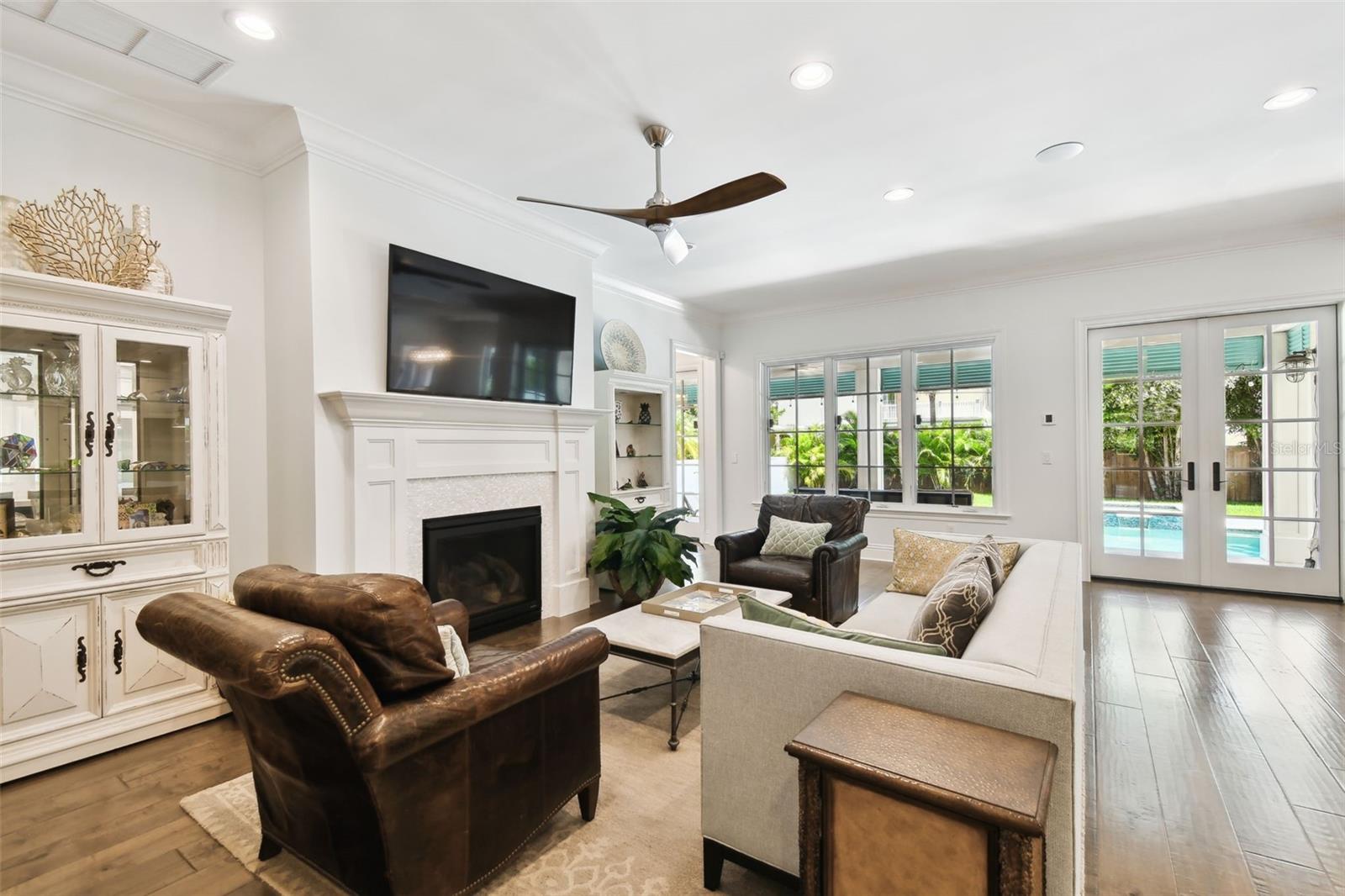 Listing photo id 25 for 4523 Dale Avenue
