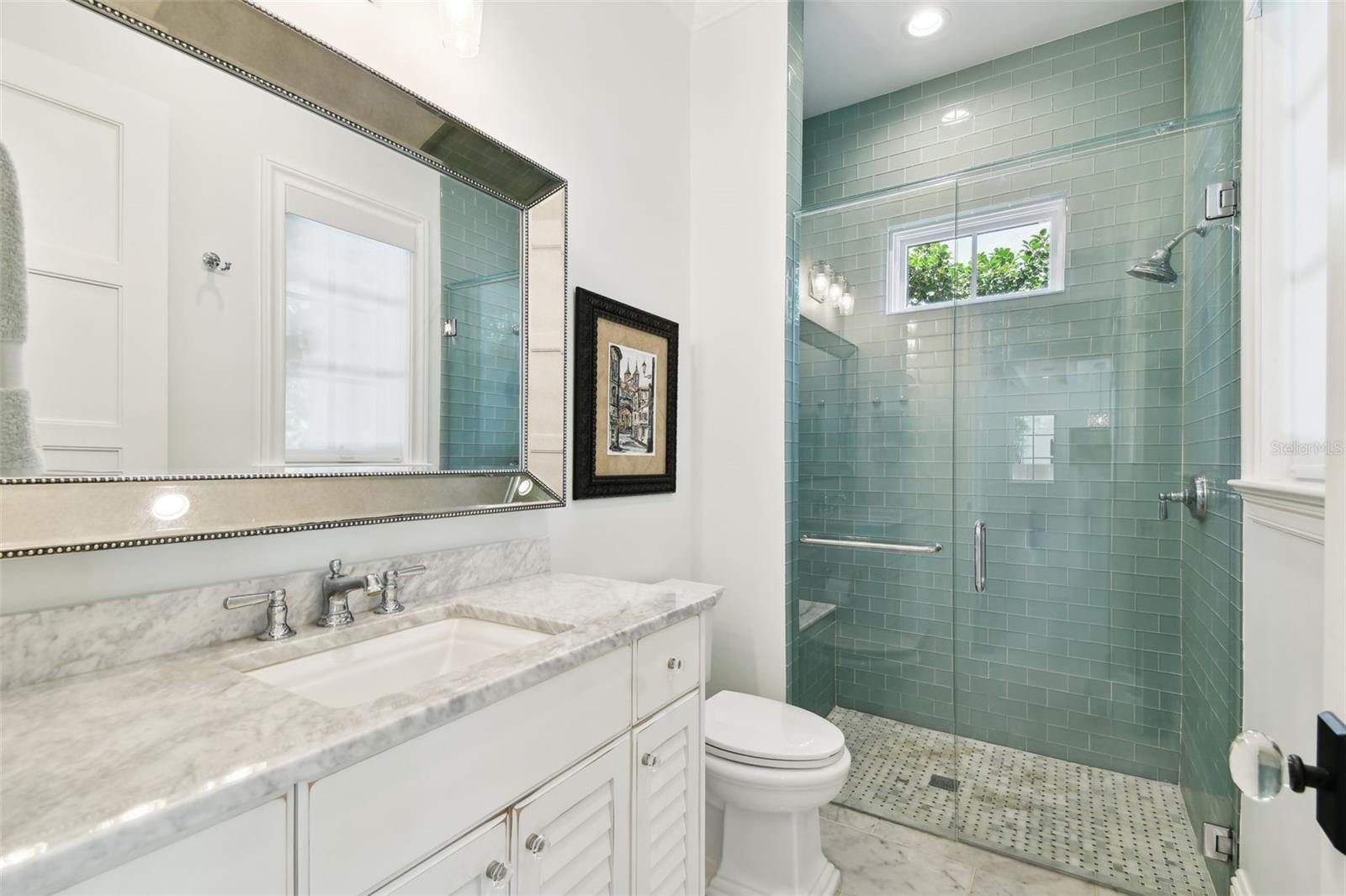 Listing photo id 26 for 4523 Dale Avenue