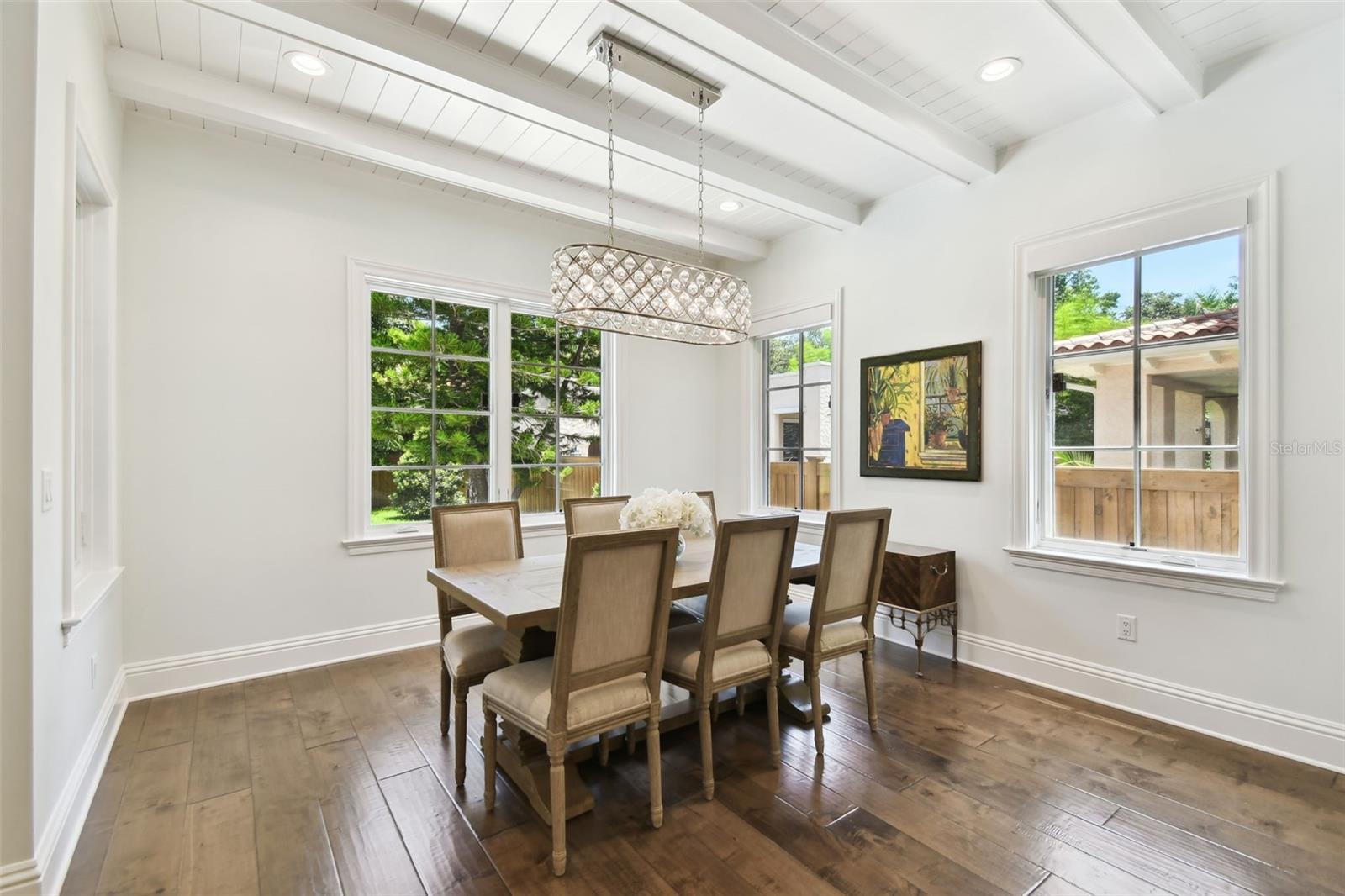 Listing photo id 2 for 4523 Dale Avenue