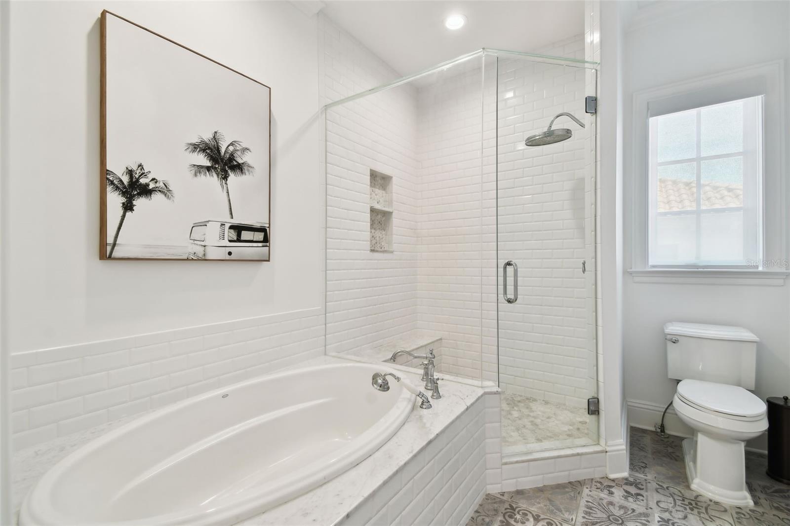 Listing photo id 38 for 4523 Dale Avenue