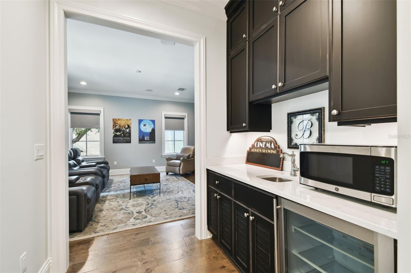 Listing photo id 39 for 4523 Dale Avenue