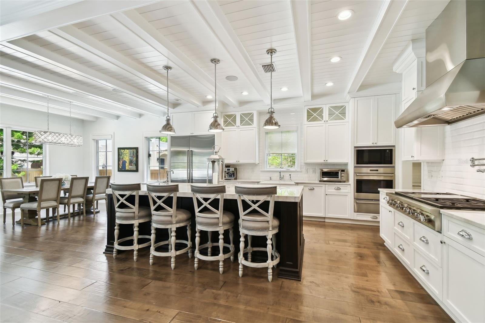 Listing photo id 3 for 4523 Dale Avenue