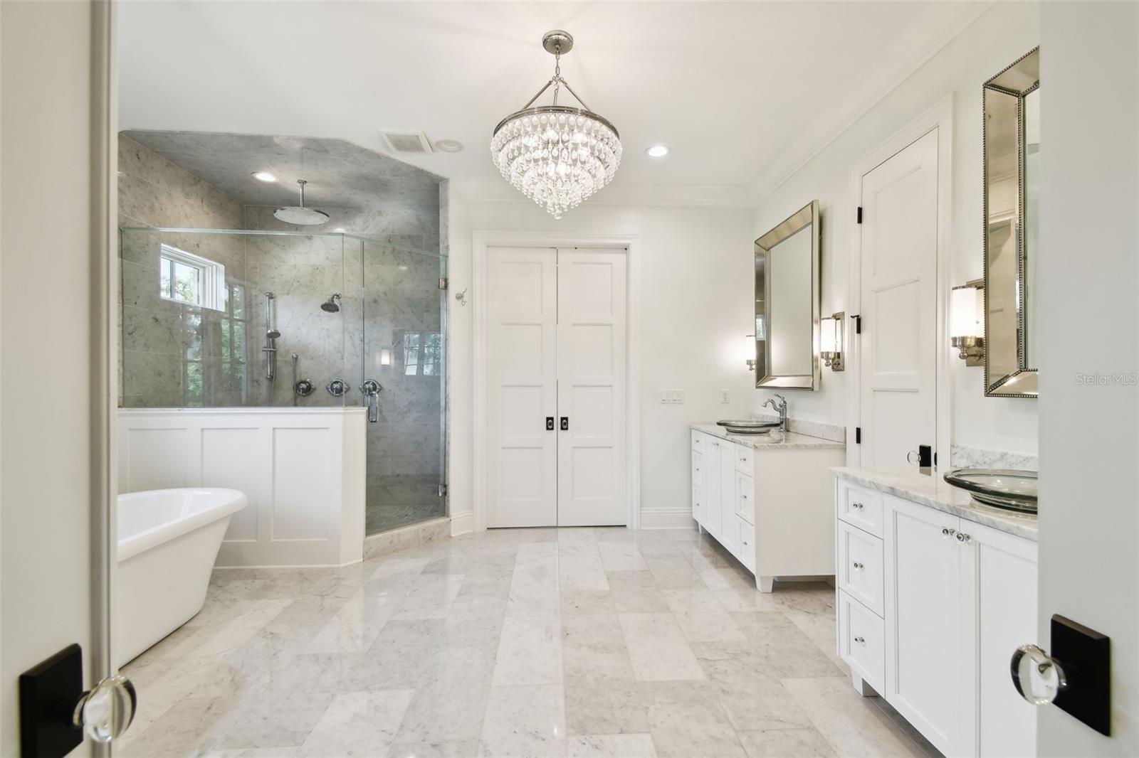 Listing photo id 4 for 4523 Dale Avenue