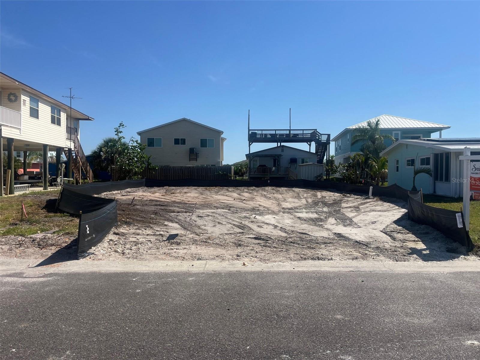 Image 2 of 3 For 842 180th Avenue E