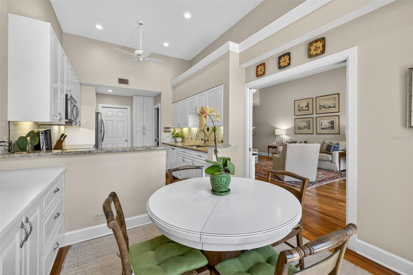 Image 19 of 64 For 4965 Bayshore Boulevard 4965