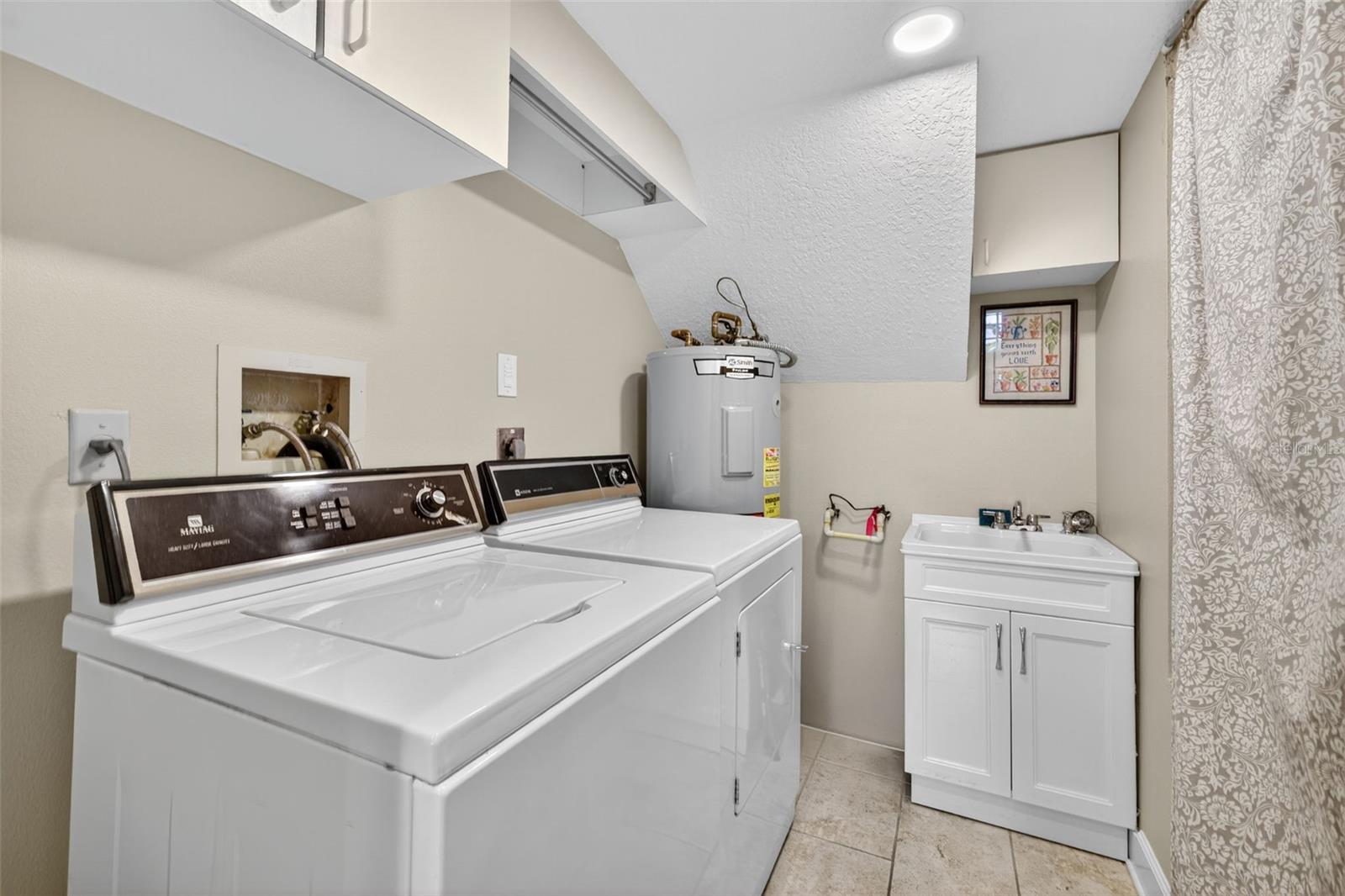 Image 25 of 64 For 4965 Bayshore Boulevard 4965