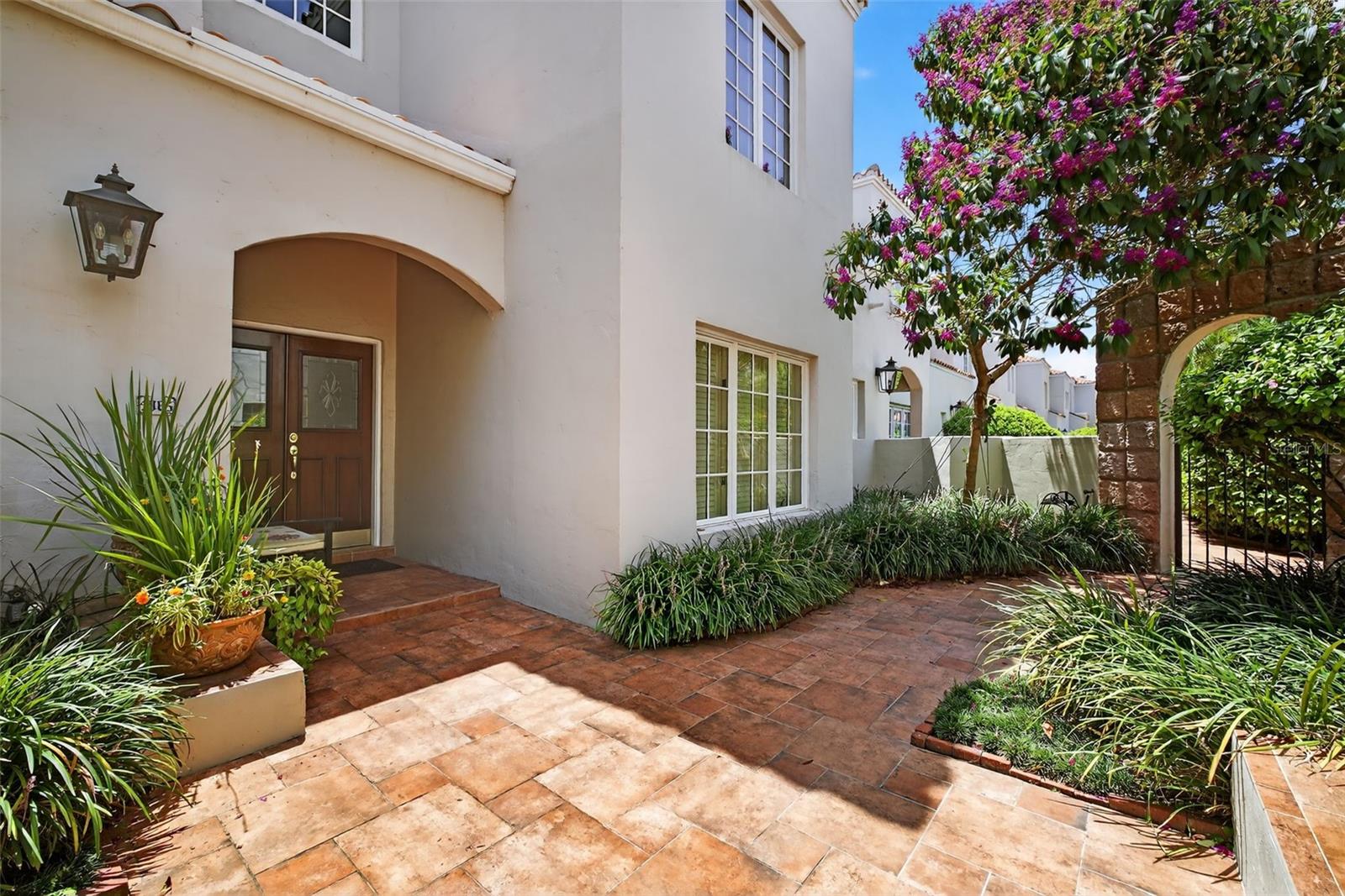 Image 3 of 64 For 4965 Bayshore Boulevard 4965