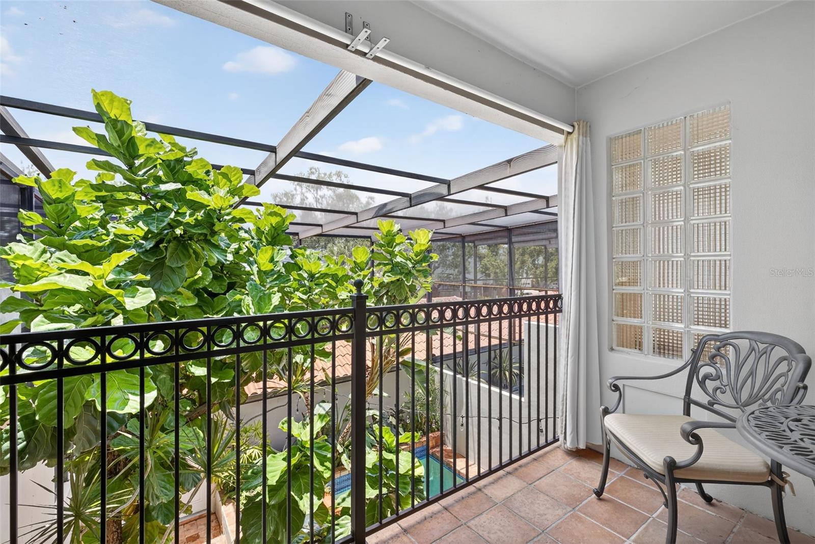 Image 37 of 64 For 4965 Bayshore Boulevard 4965