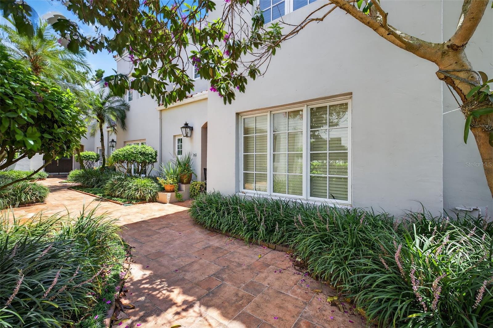 Image 47 of 64 For 4965 Bayshore Boulevard 4965